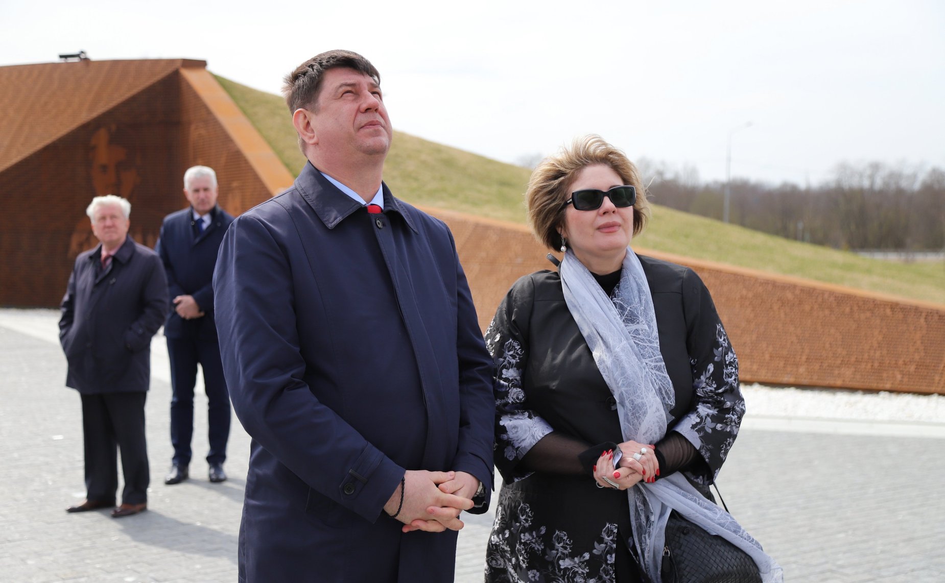 Парламентарии Беларуси и России возложили цветы к монументу Советскому солдату под Ржевом