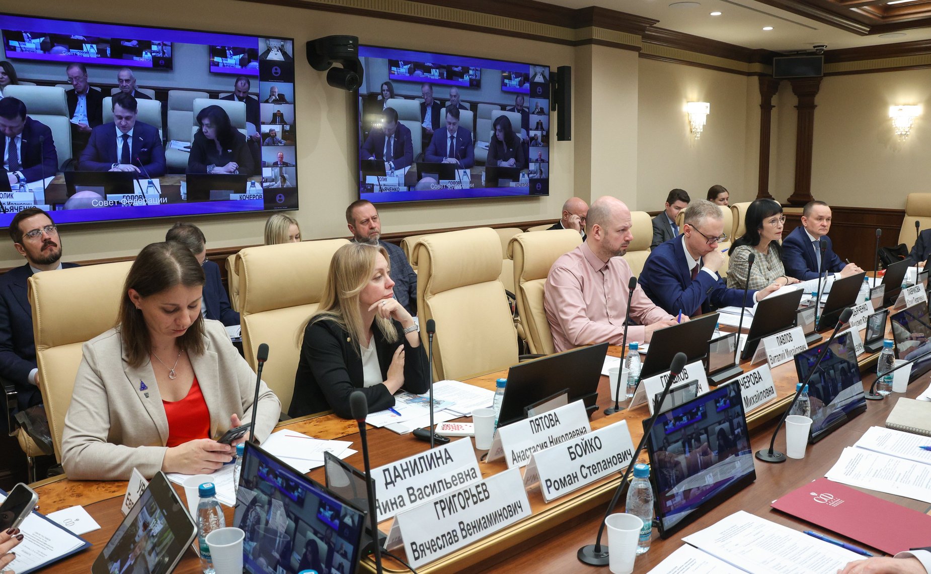 Круглый стол «Планирование развития социальной инфраструктуры на основе принципа нормативной обеспеченности социальной инфраструктурой в опорных населенных пунктах»