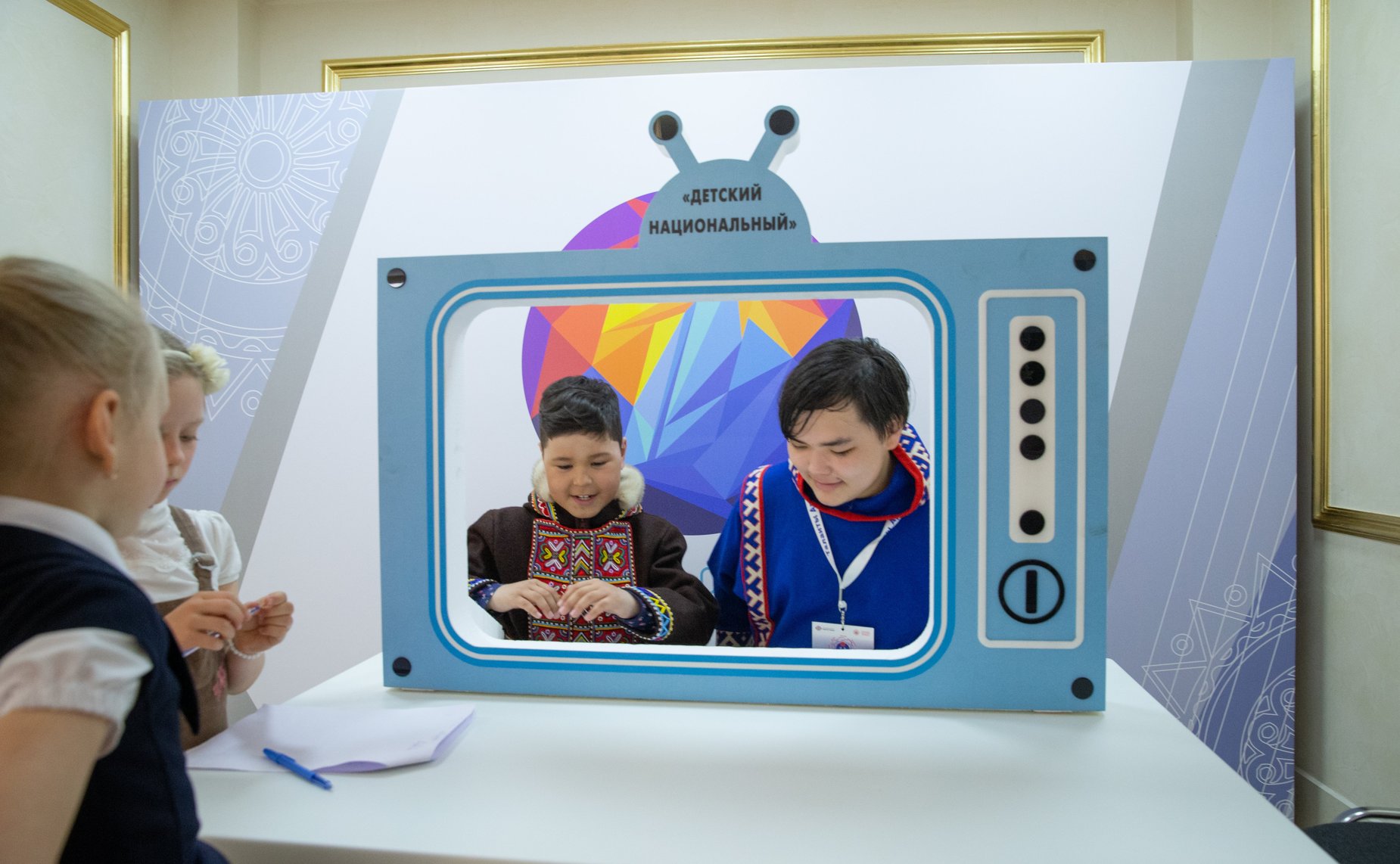 Выставка народного декоративно-прикладного искусства «Мастера – молодым. Хранители Арктики» в Совете Федерации
