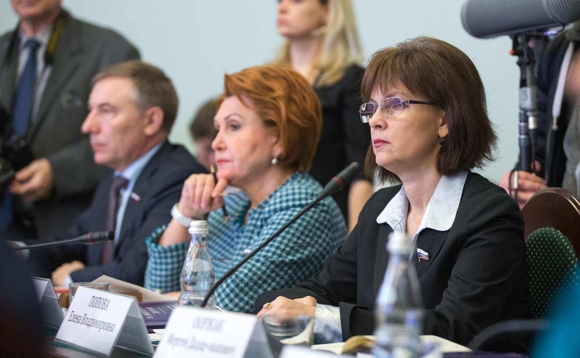 Сенаторы на первом заседании Совета по проблемам профилактики наркомании