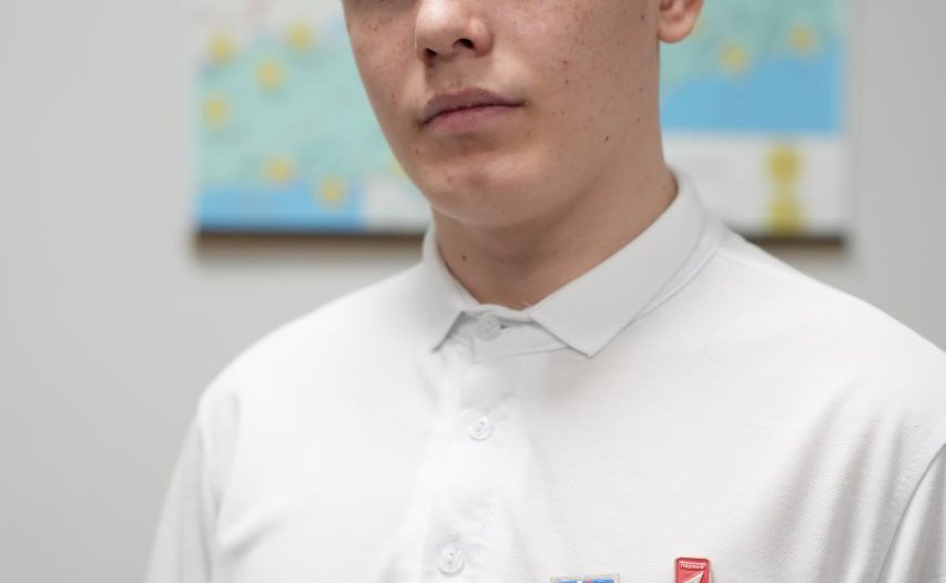 Дмитрий Ворона вместе с губернатором Запорожской области Евгением Балицким провел церемонию награждения детей-героев, проявивших мужество и ответственность в сложных ситуациях, угрожавших безопасности других людей