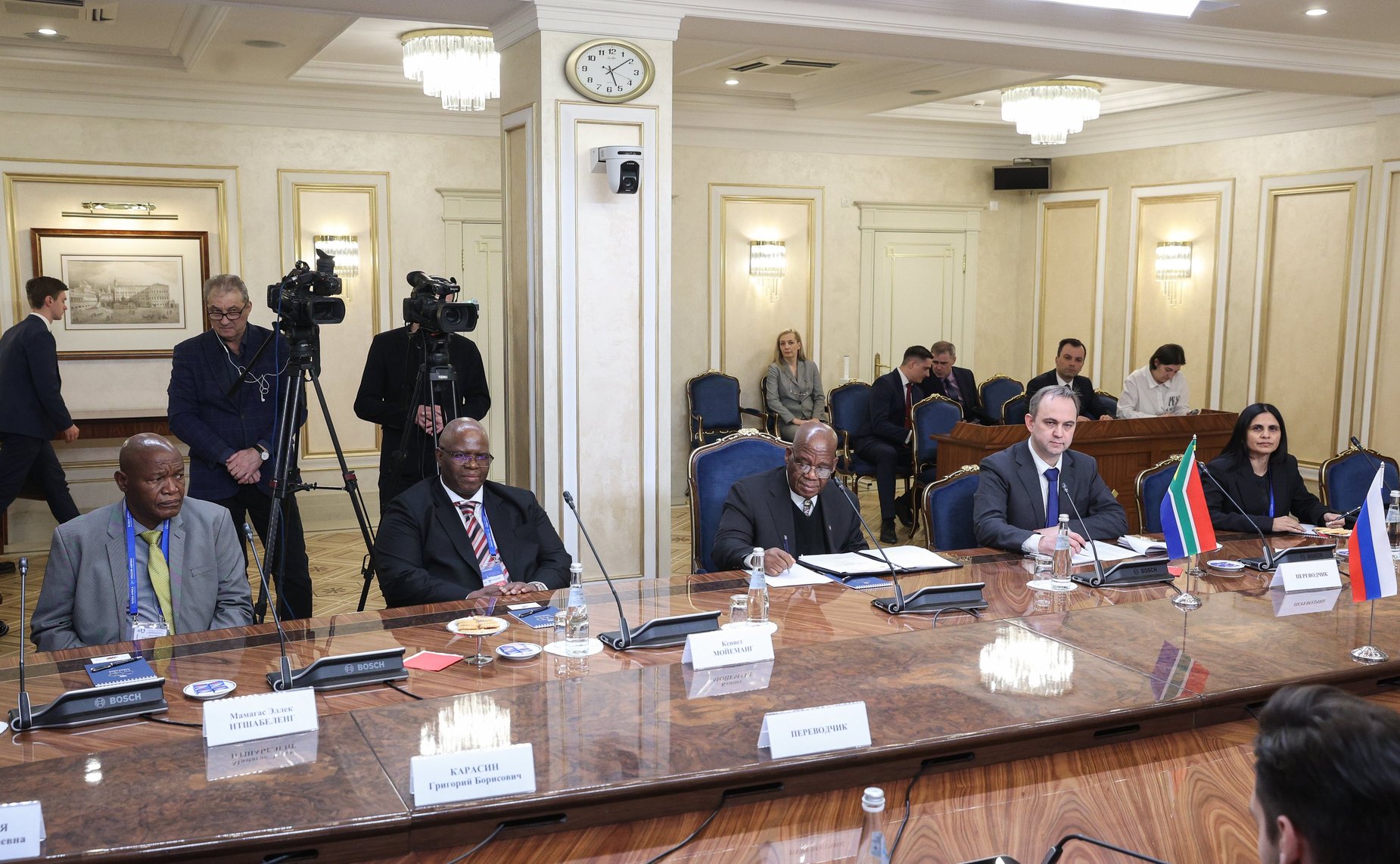 Валентина Матвиенко провела переговоры с Председателем Национального совета провинций Парламента Южно-Африканской Республики Амосом Масондо