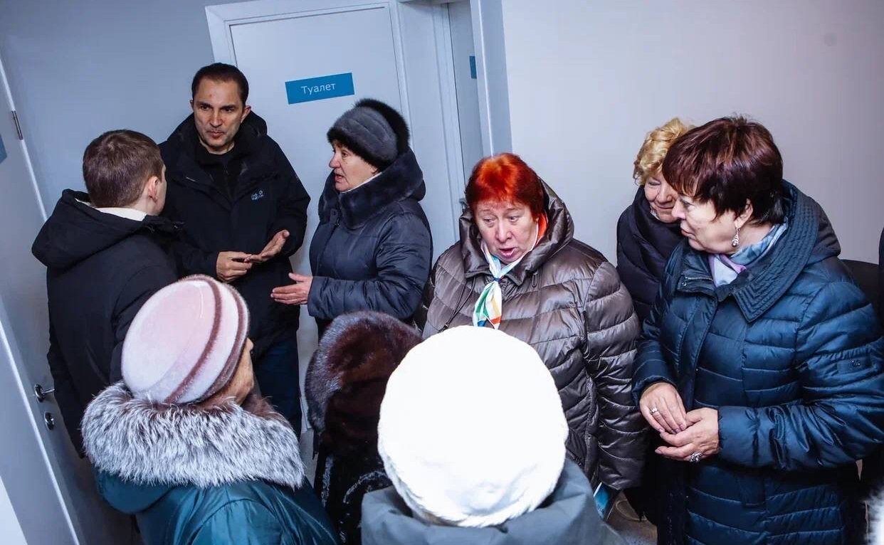 Андрей Хапочкин принял участие в открытии фельдшерско-акушерского пункта в селе Углезаводское Долинского района