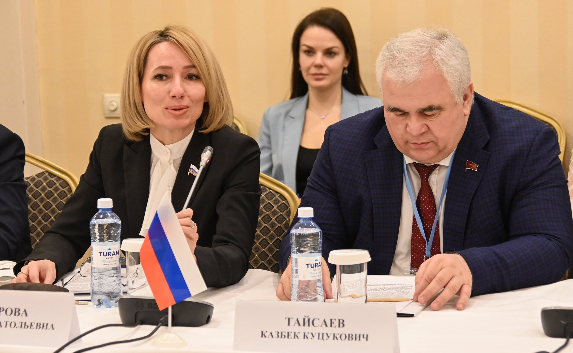 Сенаторы РФ приняли участие в наблюдении за проведением внеочередных выборов депутатов Мажилиса Парламента Республики Казахстан в составе миссий международных наблюдателей