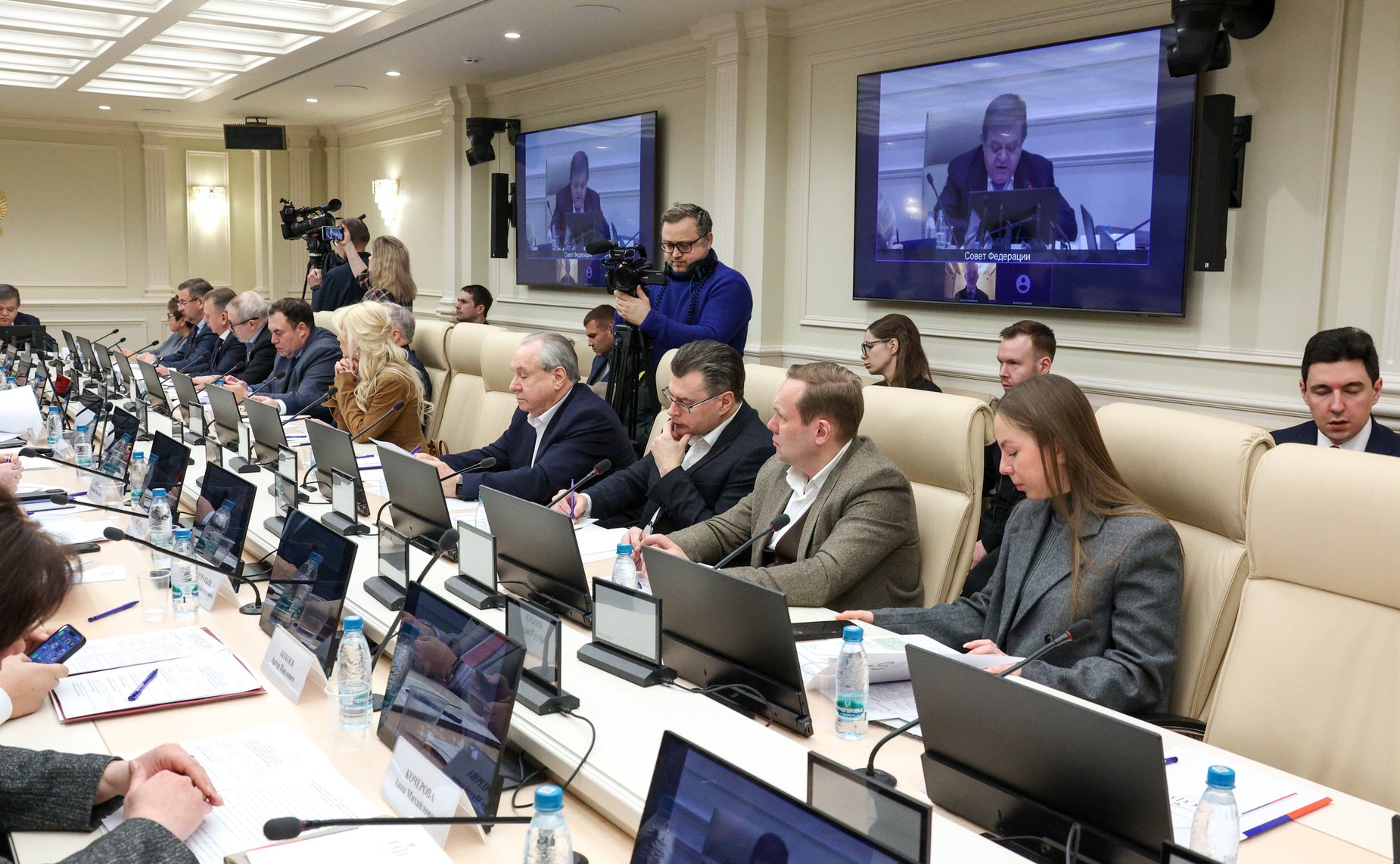 Заседание Комиссии Совета Федерации по защите государственного суверенитета и предотвращению вмешательства во внутренние дела Российской Федерации