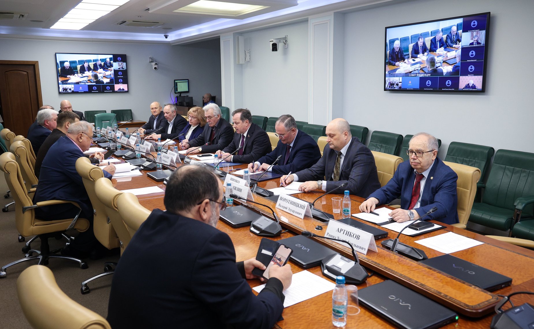 Совещание Комитета СФ по экономической политике «О стратегических вопросах реализации комплексной государственной программы Российской Федерации «Энергосбережение и повышение энергетической эффективности»»