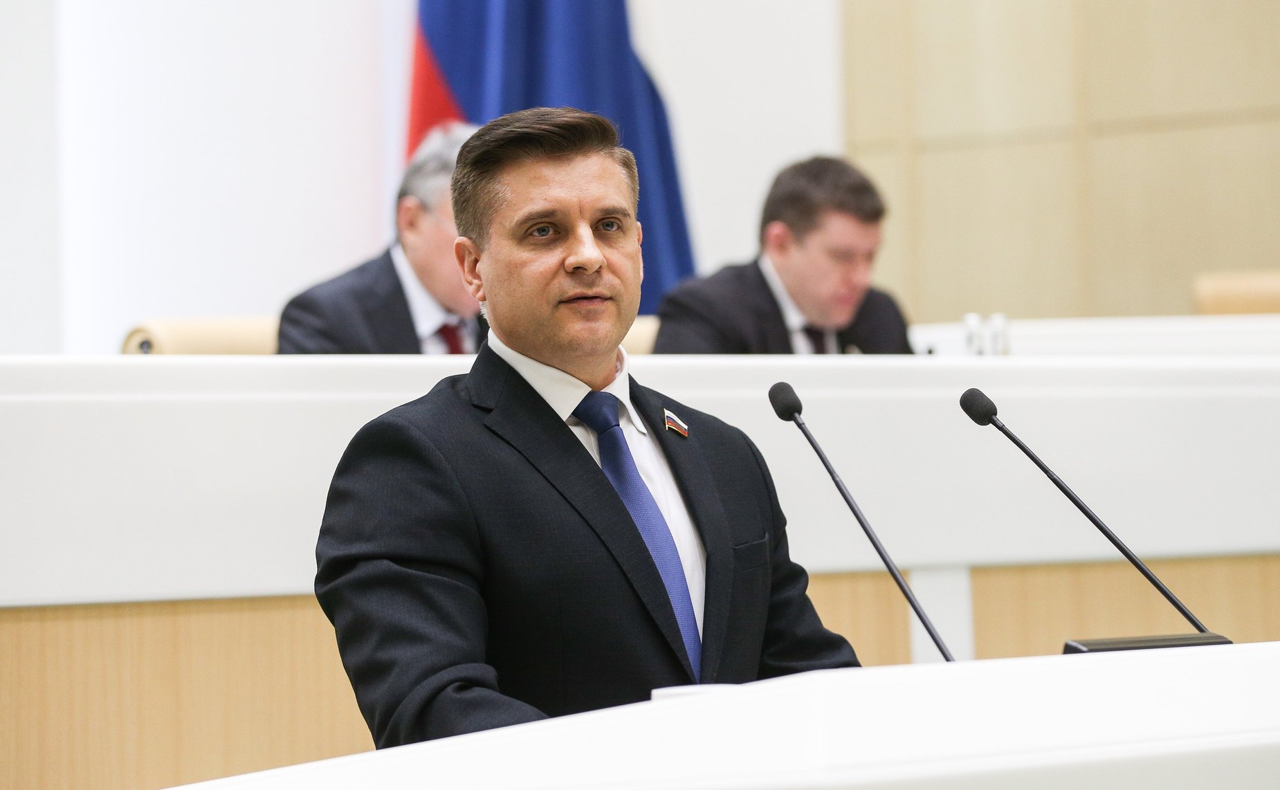 Юрий Архаров