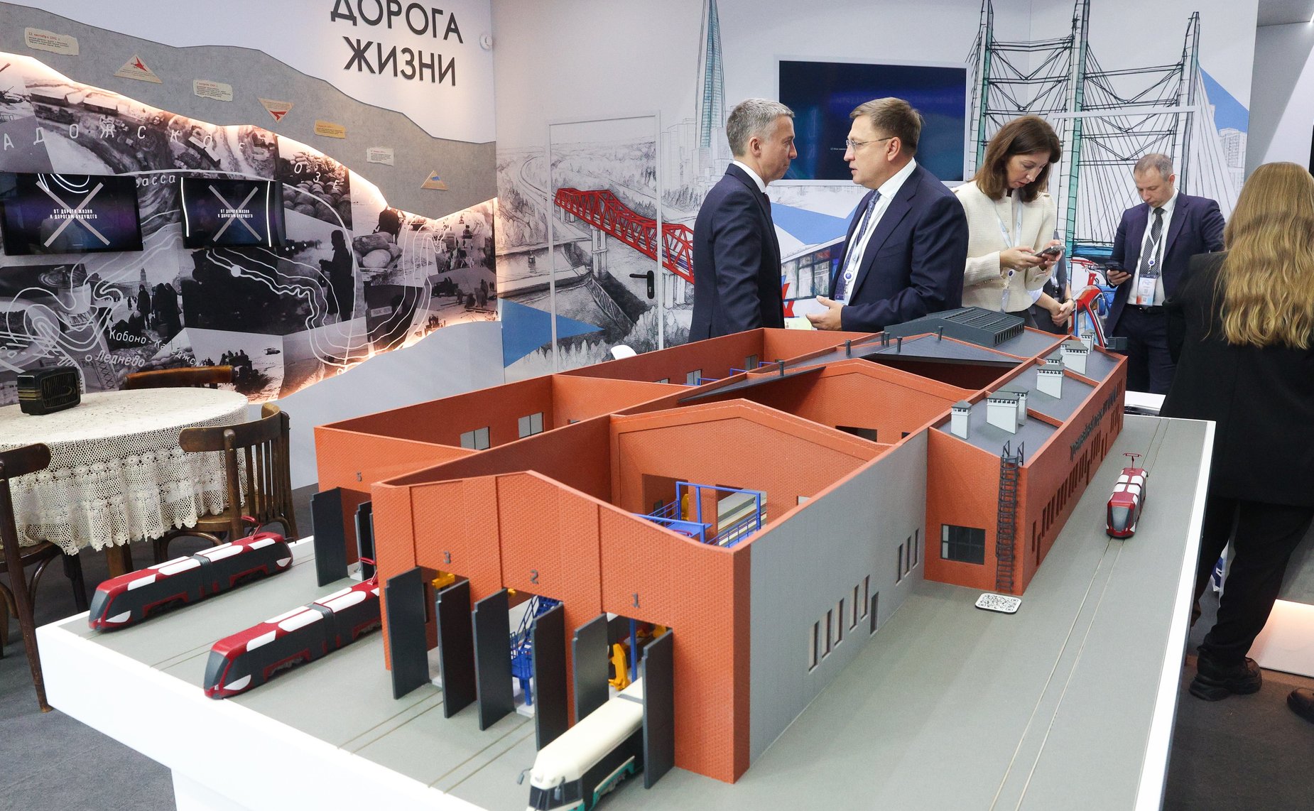 Совместное заседание Комитета Совета Федерации по экономической политике и Комитета Государственной Думы по транспорту в рамках Транспортной недели – 2025 «О совместных подходах к развитию пунктов пропуска через Государственную границу РФ»