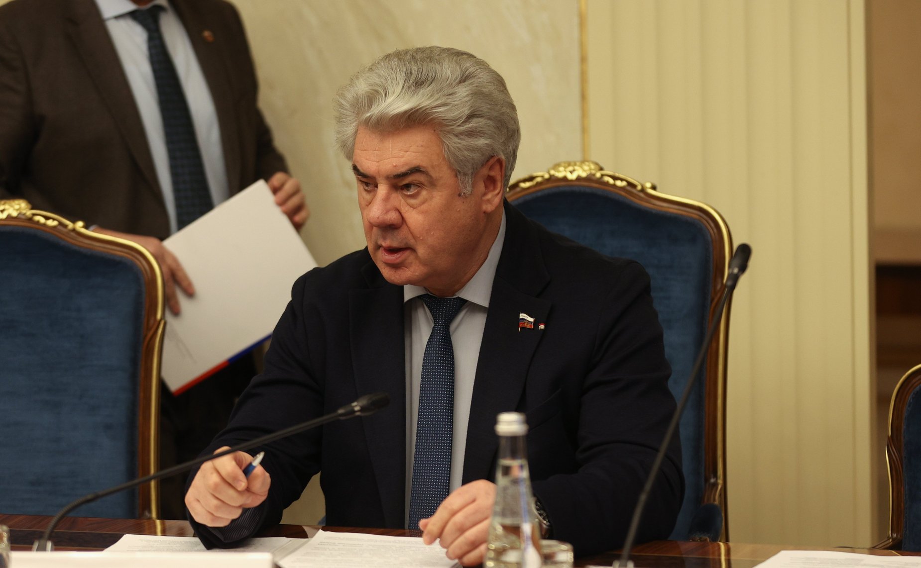 Виктор Бондарев