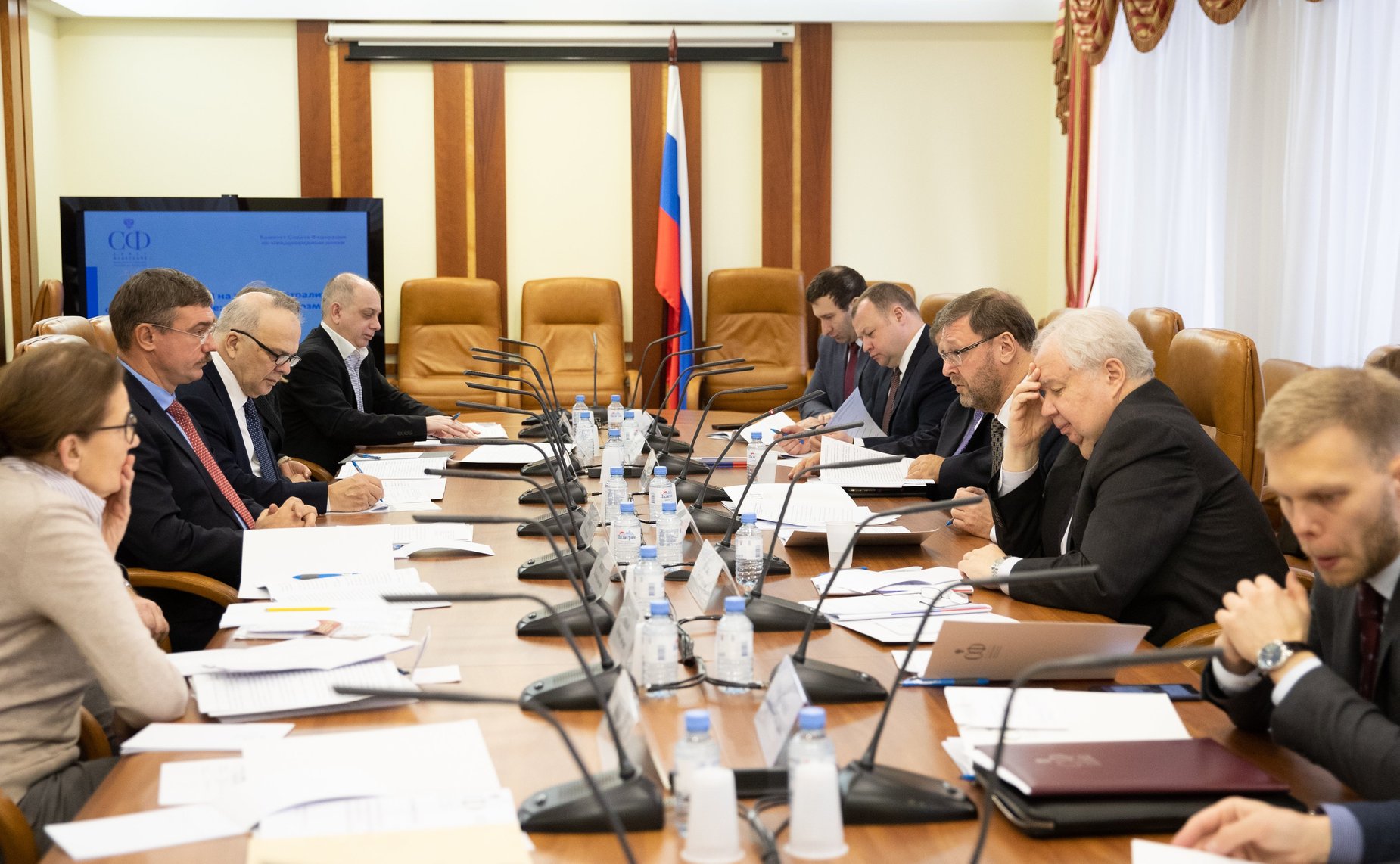 «Круглый стол» на тему «Нейтралитет в современном мире: реальность, возможности и риски»