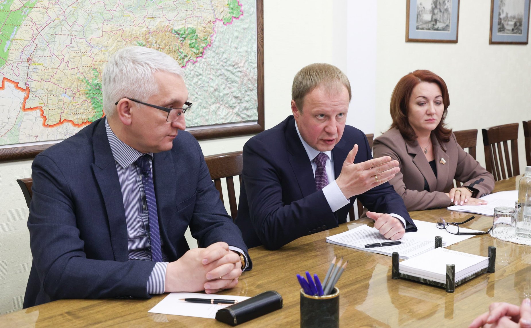 Сенаторы провели выездное совещание в Барнауле