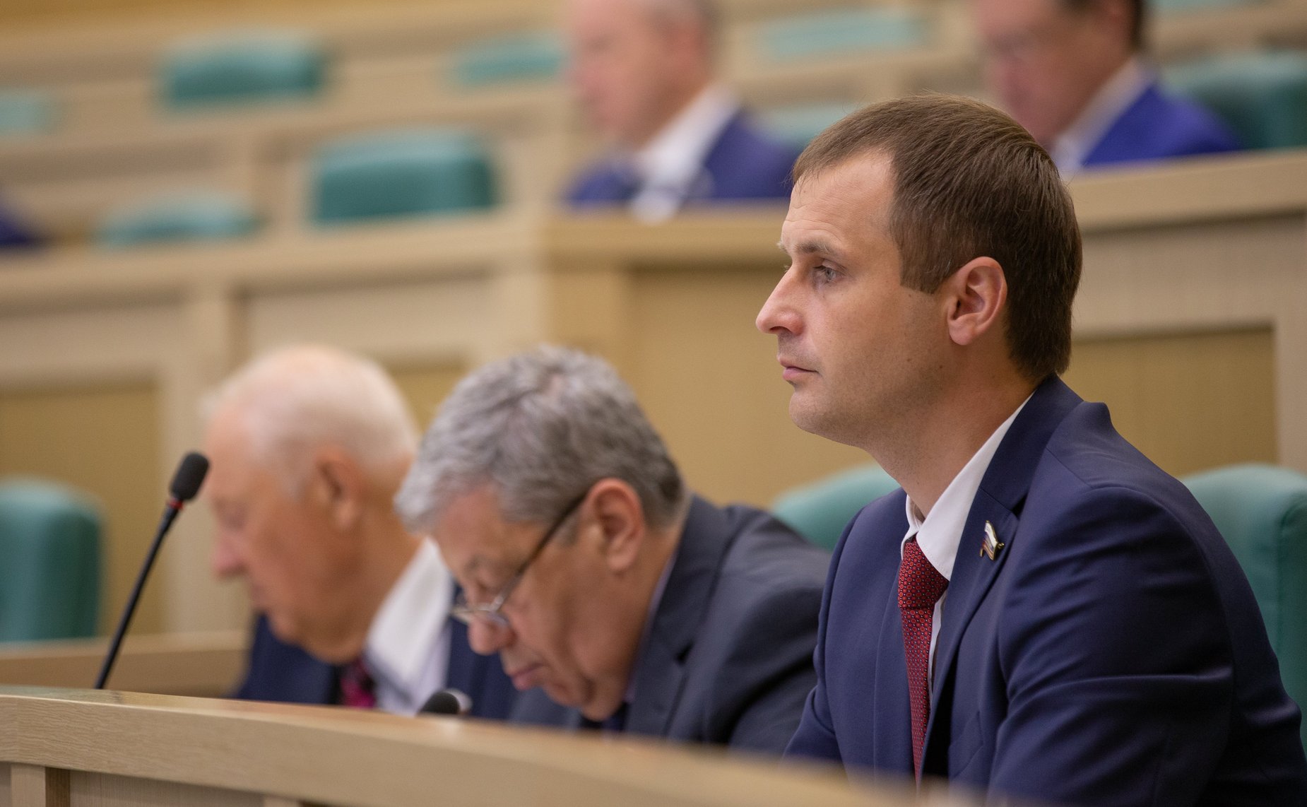 Сергей Леонов