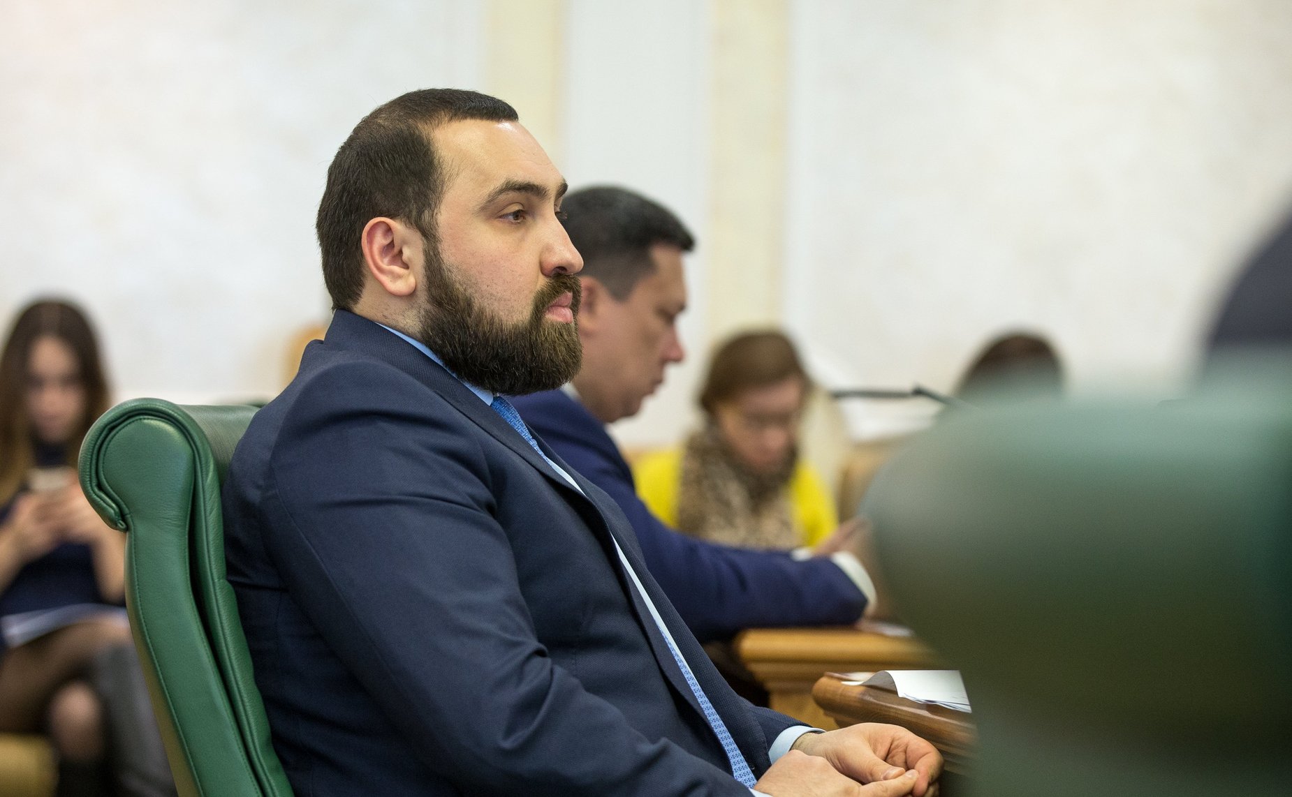 Публичное обсуждение проекта федерального закона, касающегося придания государственного статуса программе по установкам беби-боксов