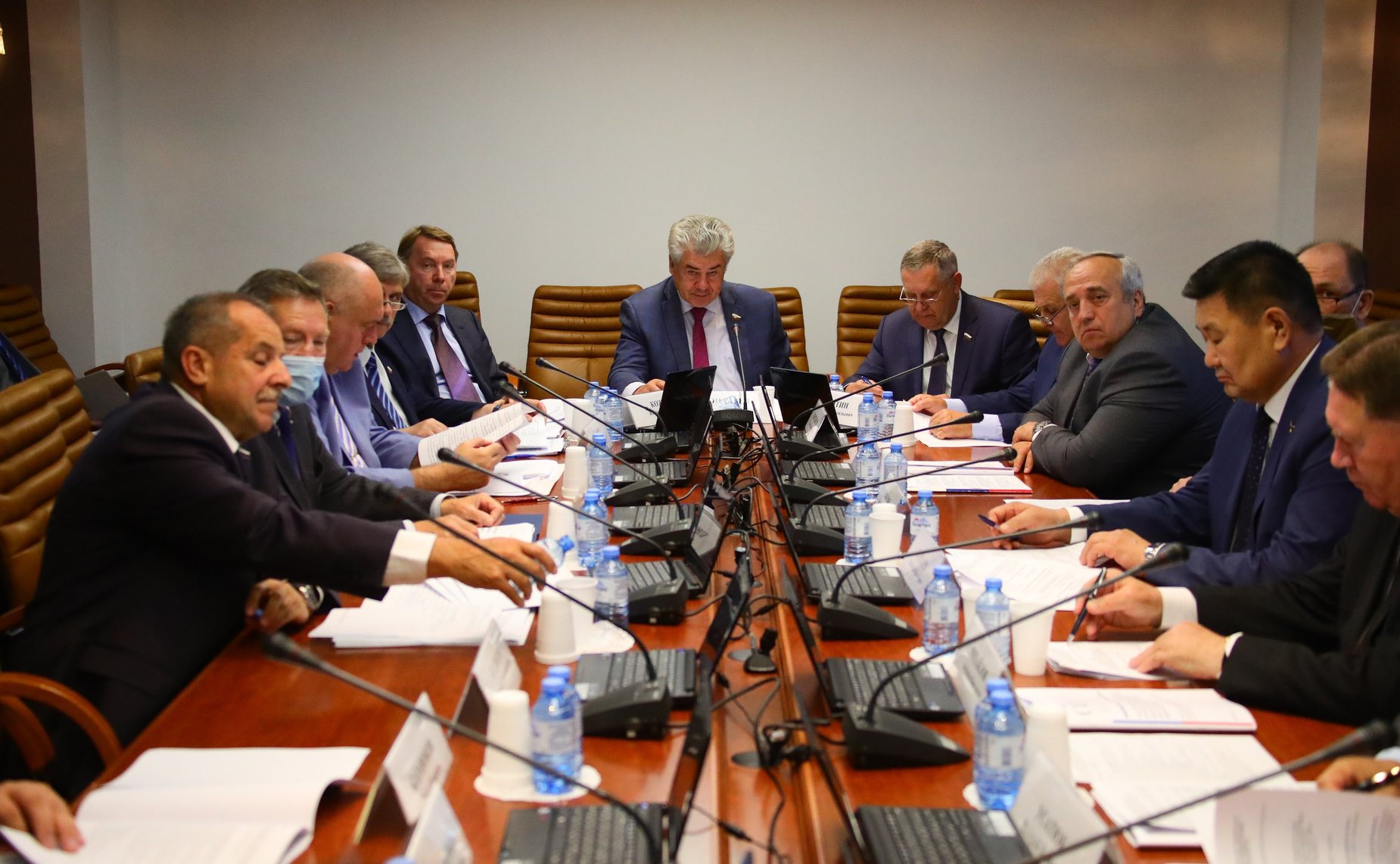 «Круглый стол» на тему «Роль законодательных (представительных) органов власти в обеспечении гуманитарных задач обороны РФ»