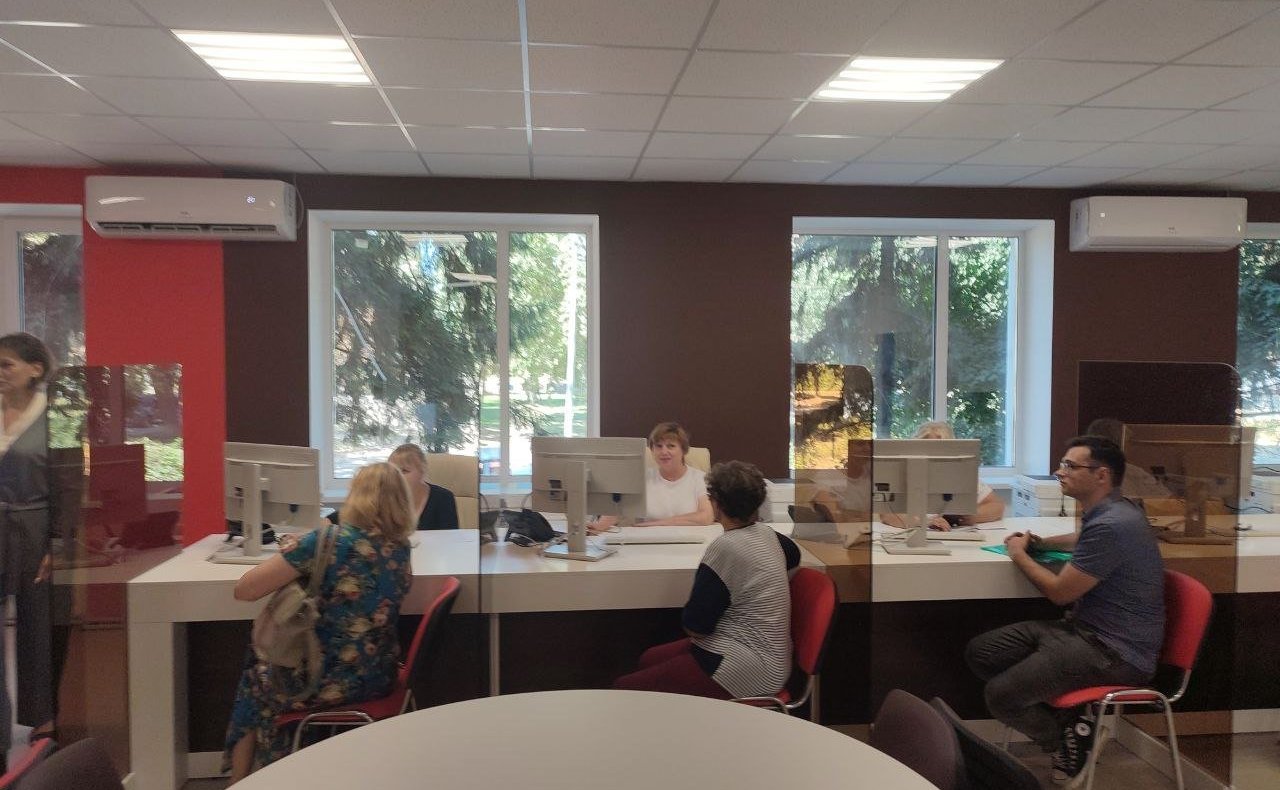 Дарья Лантратова приняла участие в открытии МФЦ в Кременском районе ЛНР