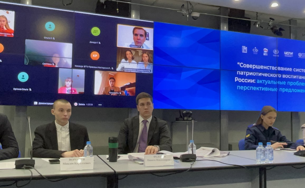 Игорь Кастюкевич инициировал обсуждение вопросов создания эффективной системы патриотического воспитания с экспертами и молодежью