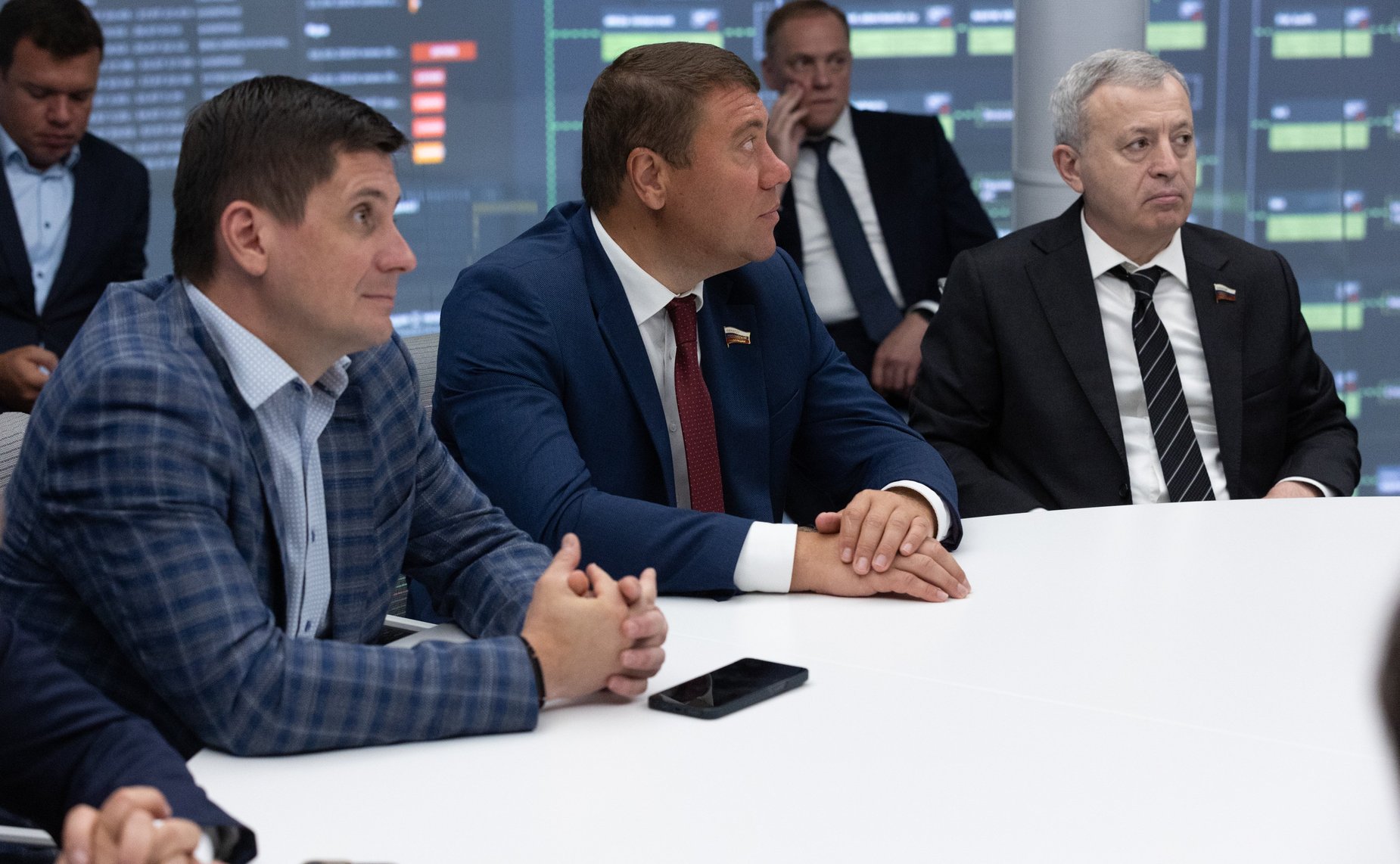 Сенаторы РФ посетили Ситуационный центр кибербезопасности Сбербанка и встретились с руководством Сбербанка