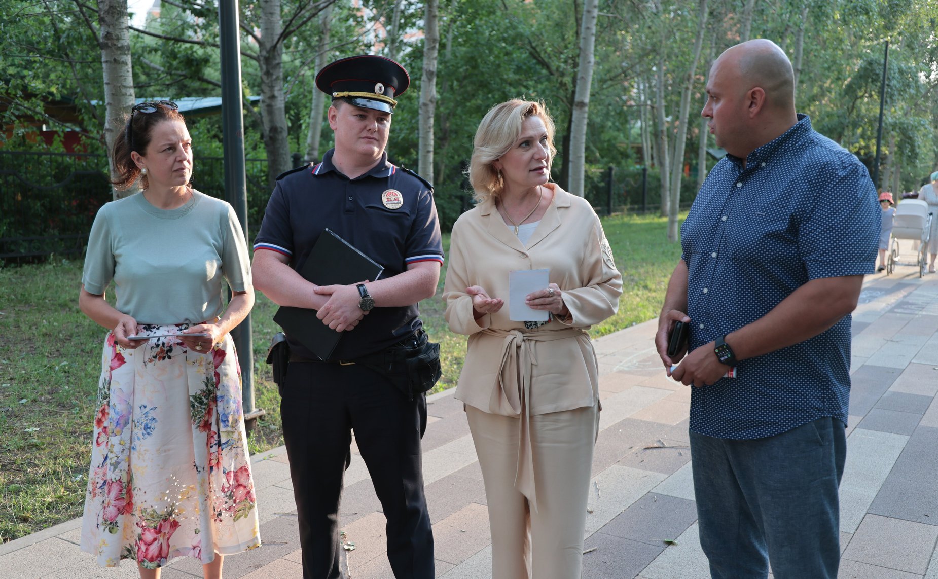 Инна Святенко провела информационный рейд «Мама, закрой окно»