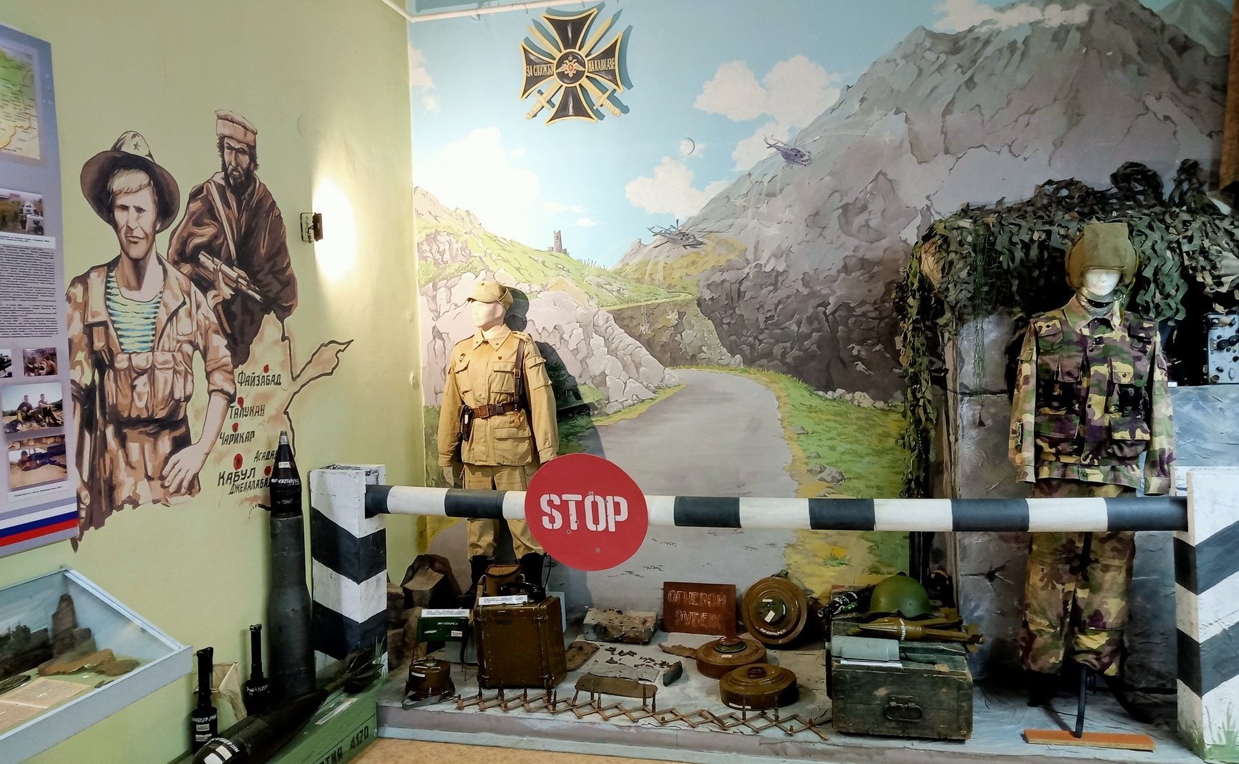 Сергей Мартынов осмотрел в Республике Марий Эл выставку, посвященную воинам-героям