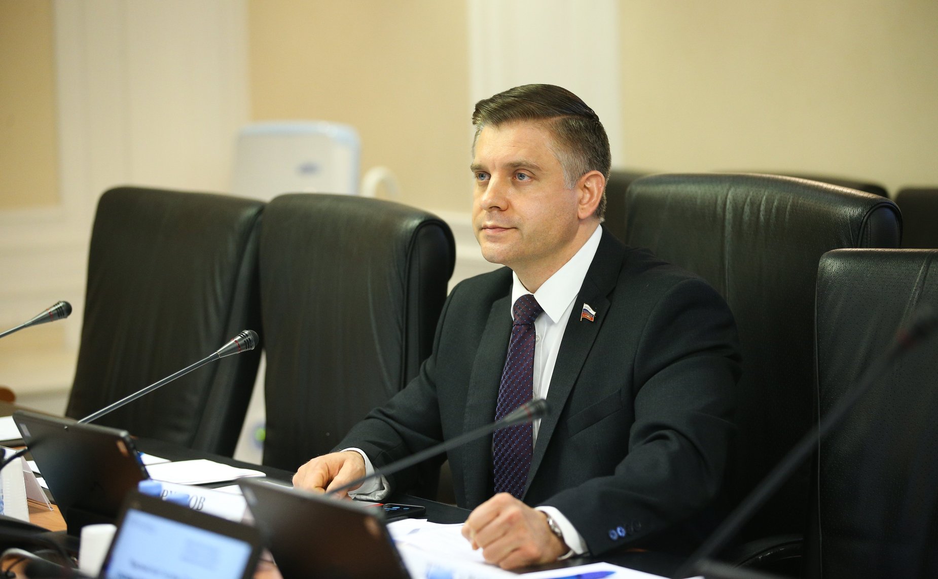 Юрий Архаров