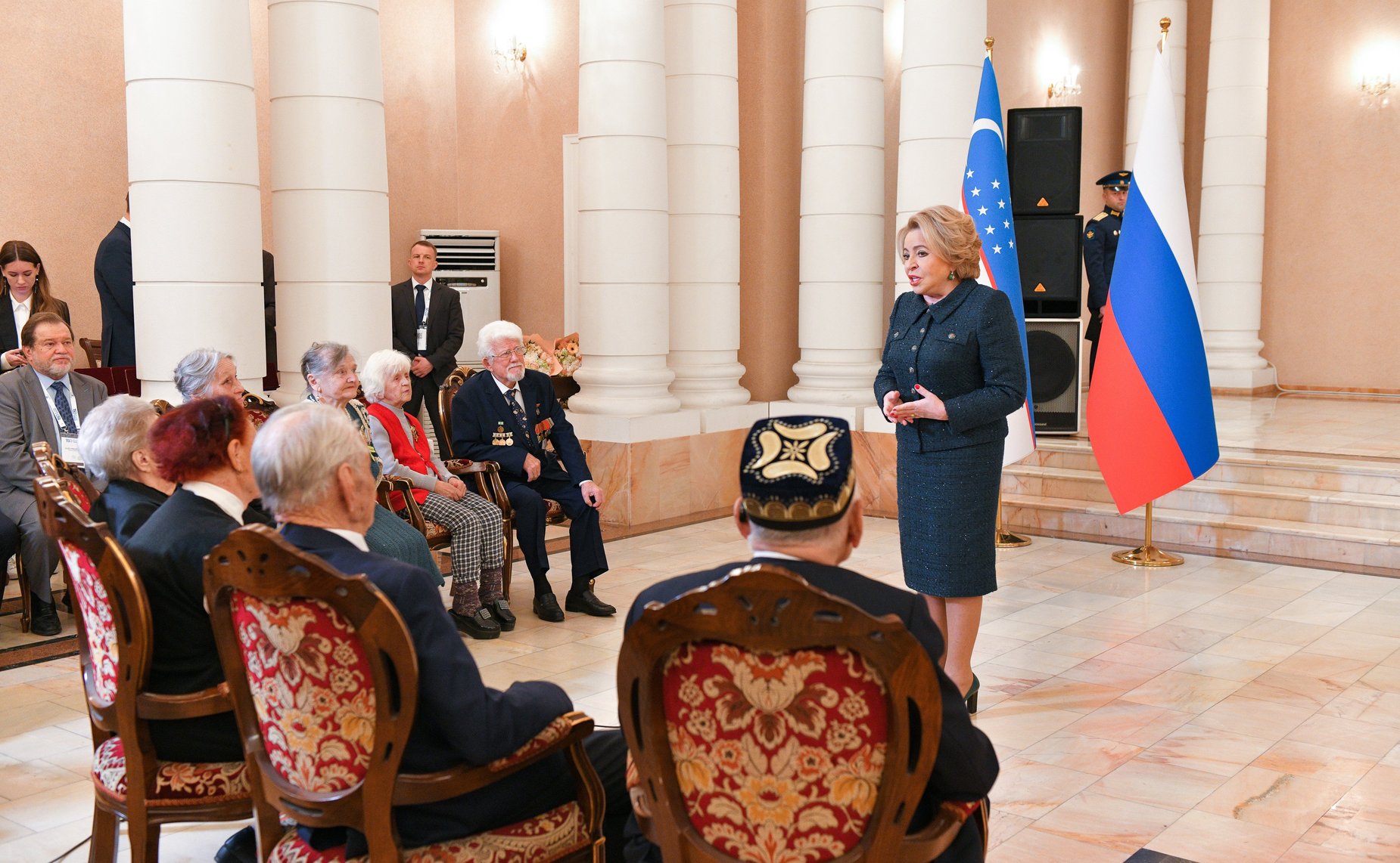 В преддверии Дня Победы Валентина Матвиенко встретилась в Ташкенте с ветеранами Великой Отечественной войны и блокадниками (Фото Спутник Узбекистан)
