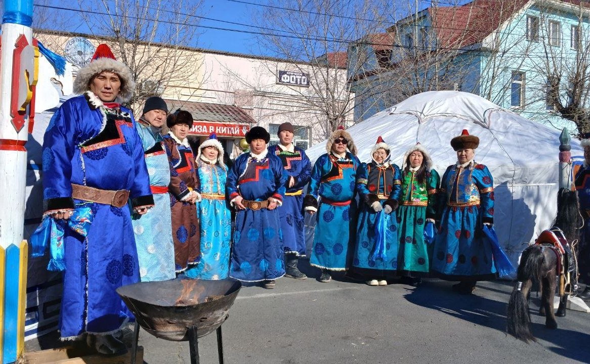Баир Жамcуев в ходе региональной недели принял участие в мероприятиях встречи Нового года по лунному календарю и дне рождения Забайкальского края