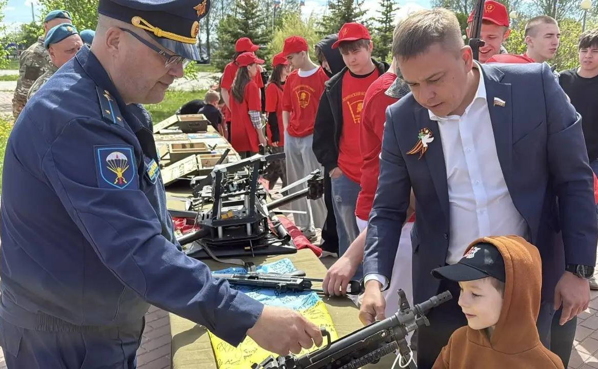 Айрат Гибатдинов принял участие в торжественных мероприятиях, посвящённых 81-й годовщине Победы в Великой Отечественной войне