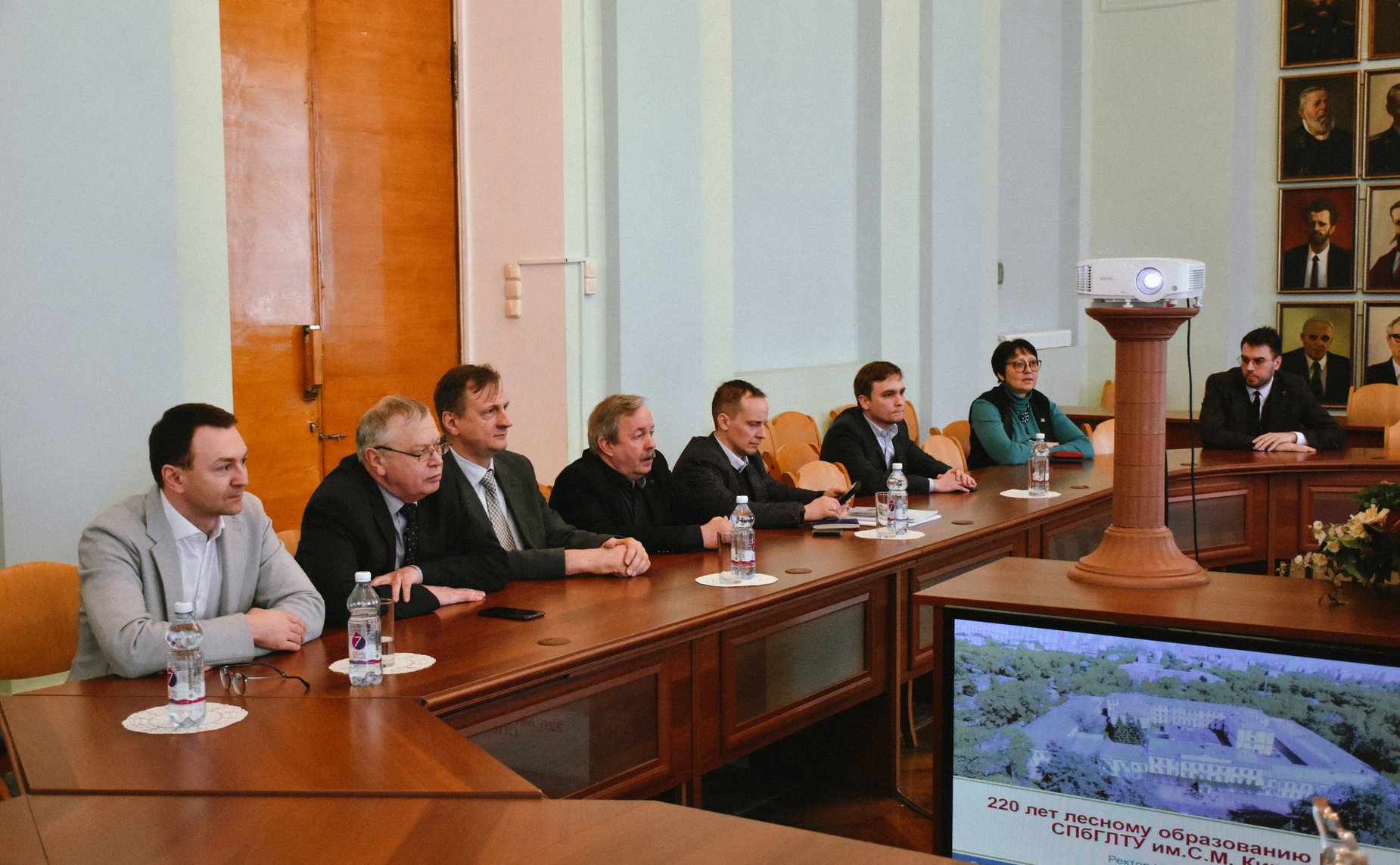 В ходе рабочей поездки первый заместитель председателя Комитета СФ по аграрно-продовольственной политике и природопользованию Олег Кувшинников посетил Санкт-Петербургский государственный лесотехнический университет (СПбГЛТУ)