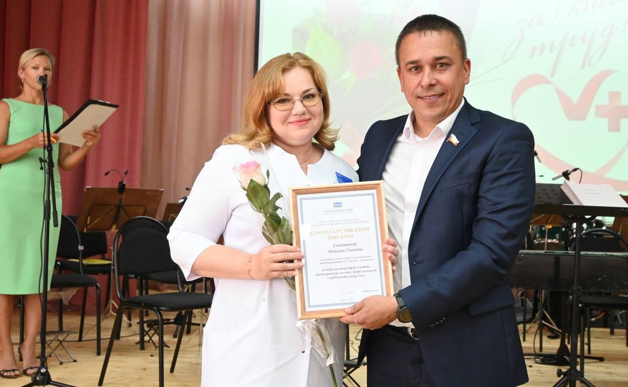 Айрат Гибатдинов поздравил медиков с приближающимся Днем медицинского работника