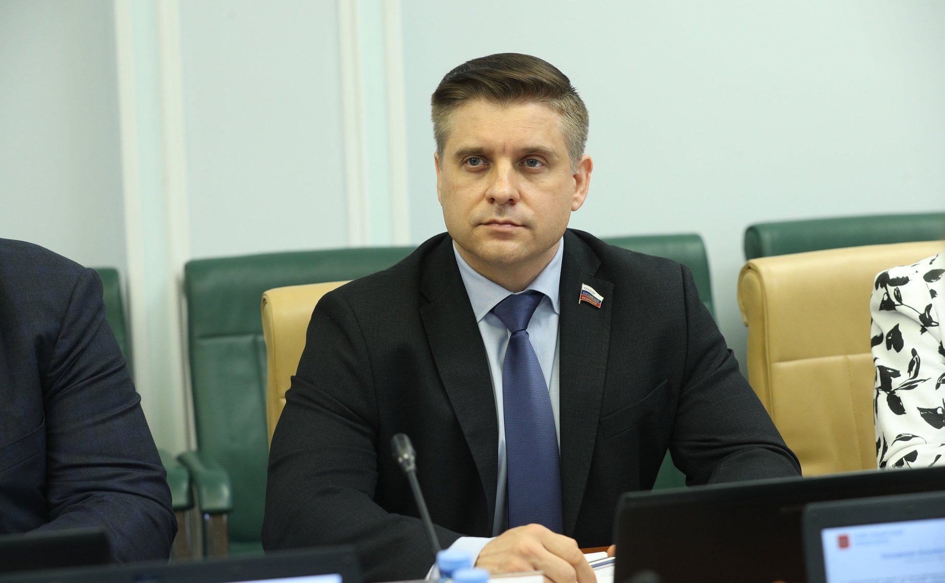 Юрий Архаров