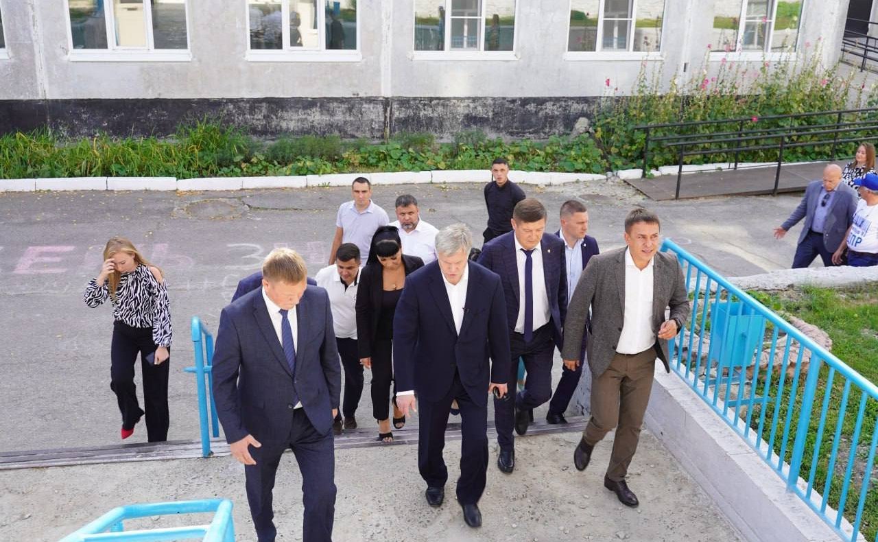 Айрат Гибатдинов вместе с губернатором Алексеем Русских посетил ряд социально значимых объектов Цильнинского района, встретился с жителями и активистами