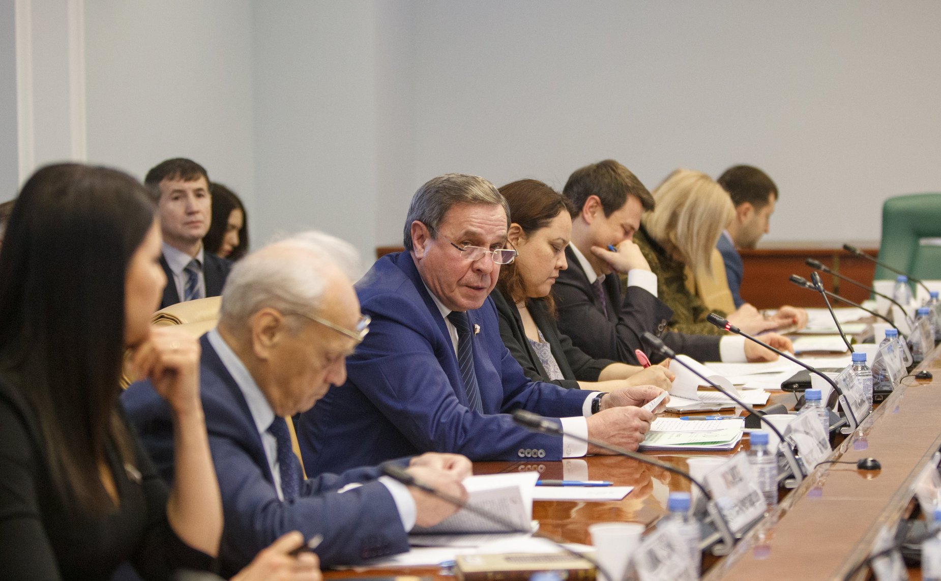 «Круглый стол» на тему «Об укреплении российской гражданской идентичности на основе духовно-нравственных ценностей народов РФ, исторических и национально-культурных традиций»