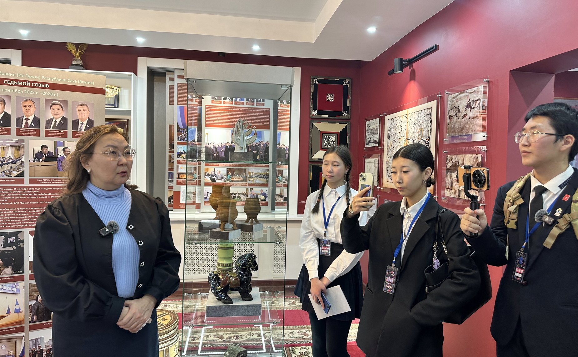 Сахамин Афанасьев в День российской печати встретился с юнкорами Якутии