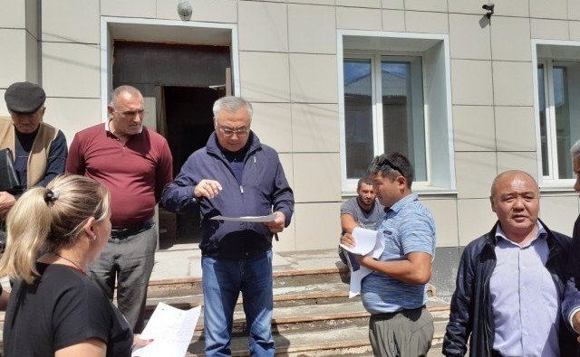 Б. Жамсуев осмотрел объекты, строящиеся в рамках реализации нацпроектов и региональных программ в Агинском районе Забайкалья