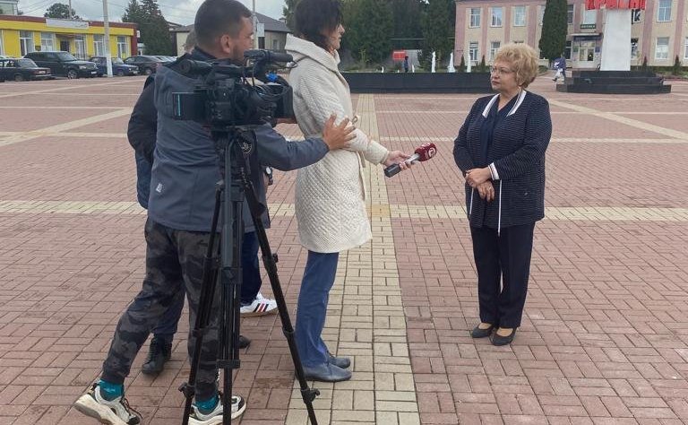 Оксана Хлякина посетила социальные объекты и сельхозпредприятия Липецкой области