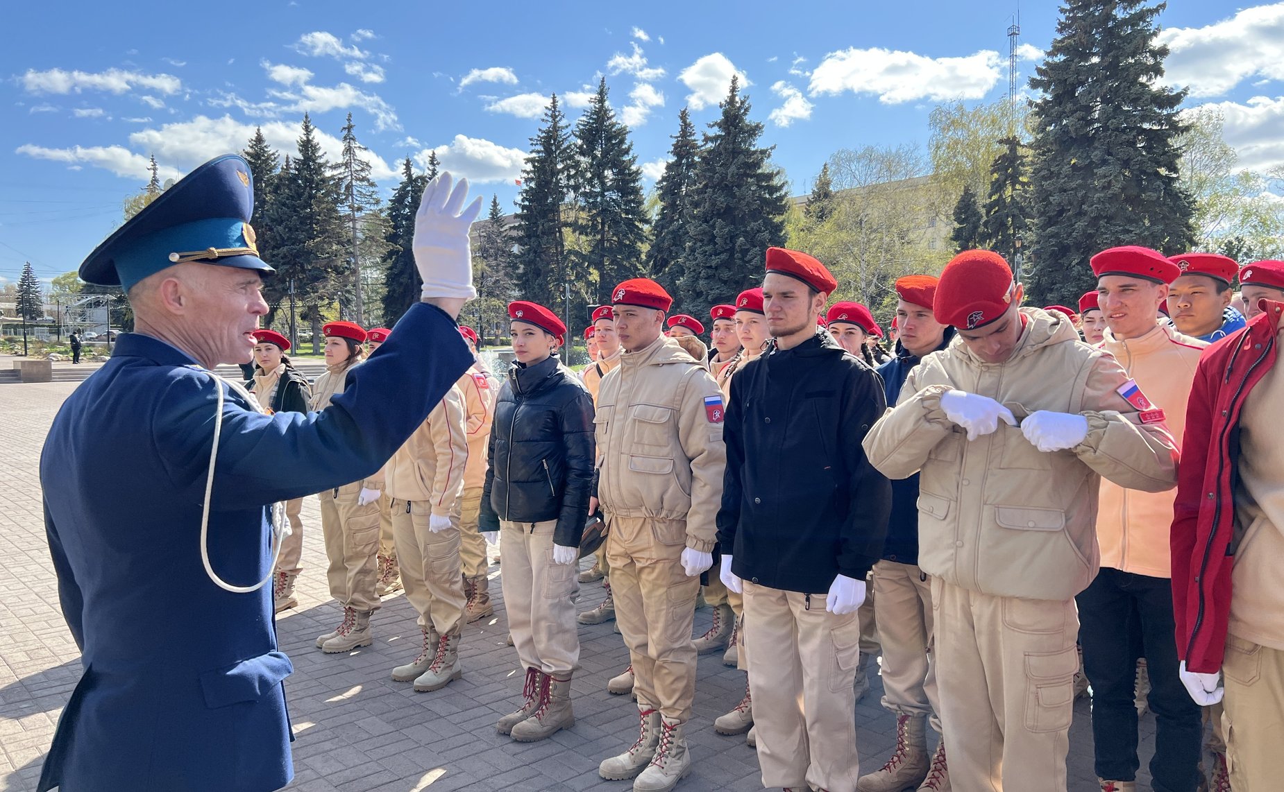 Маргарита Павлова провела встречу с отрядом юнармейцев, которые в первый раз примут участие в военном параде на центральной площади Челябинска