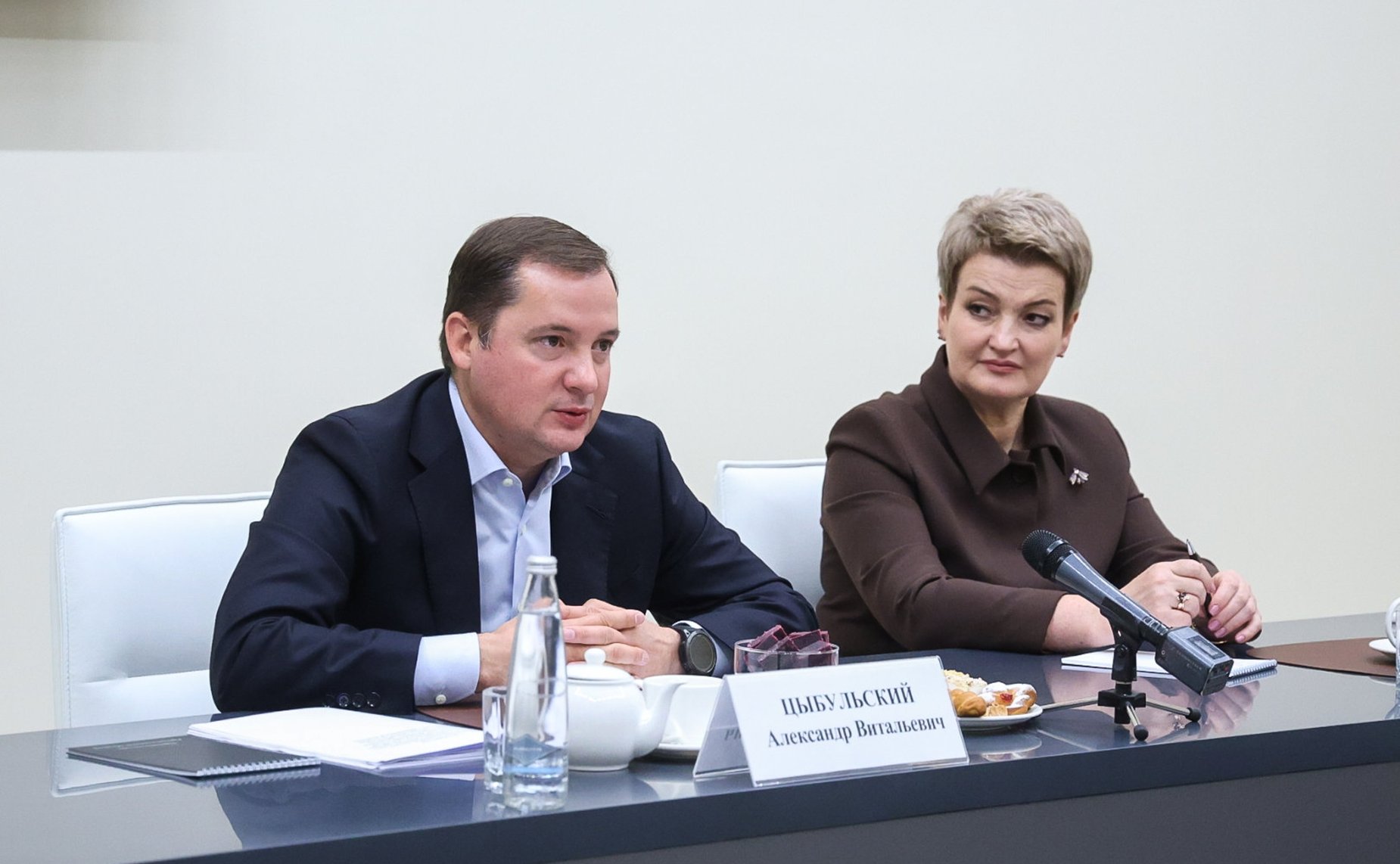 Вице-спикер Совета Федерации Инна Святенко провела рабочую встречу с губернатором Архангельской области Александром Цыбульским