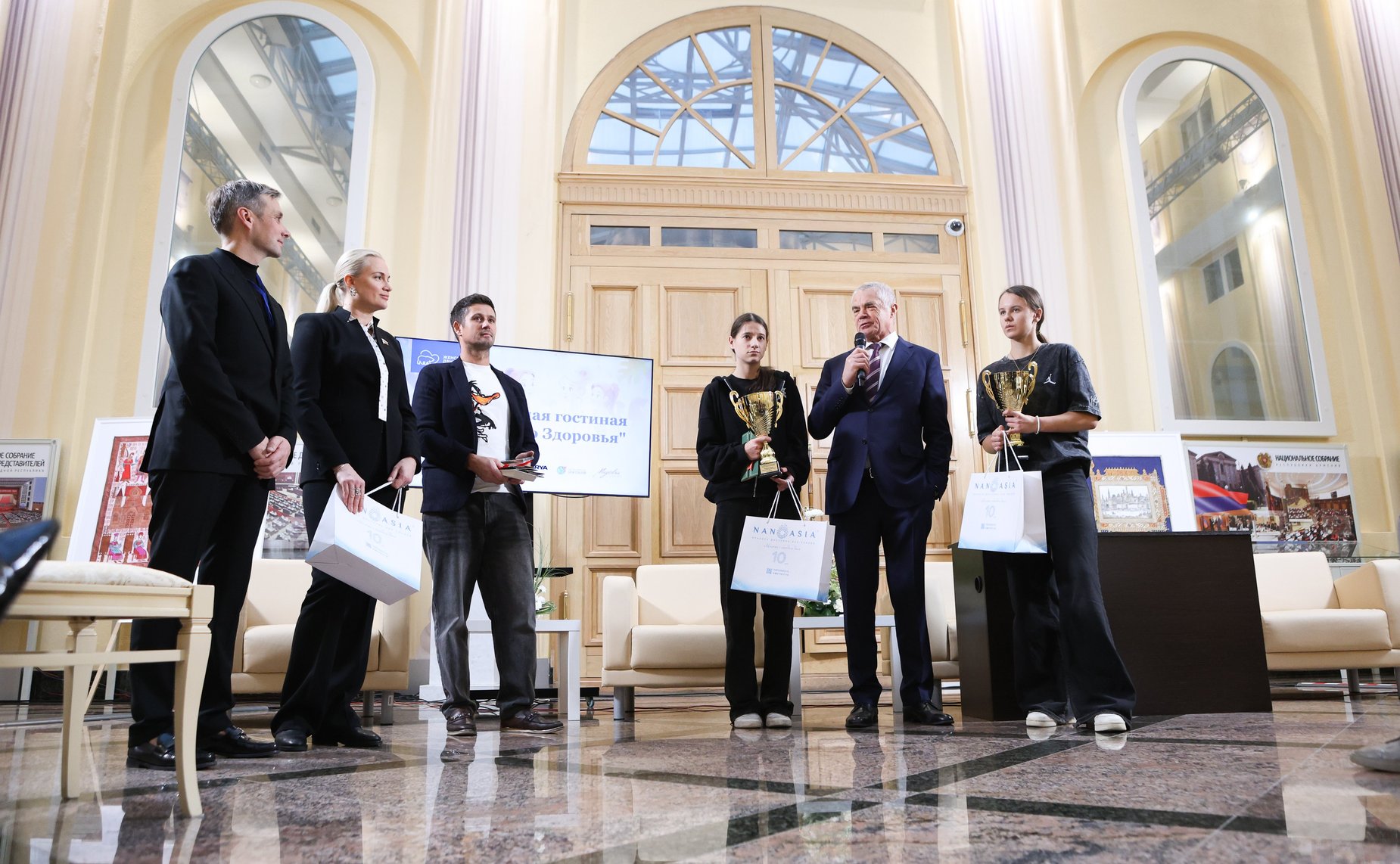 Модерационная гостиная «Содружество здоровья». Награждения. IV Международный Форум «Содружество моды»