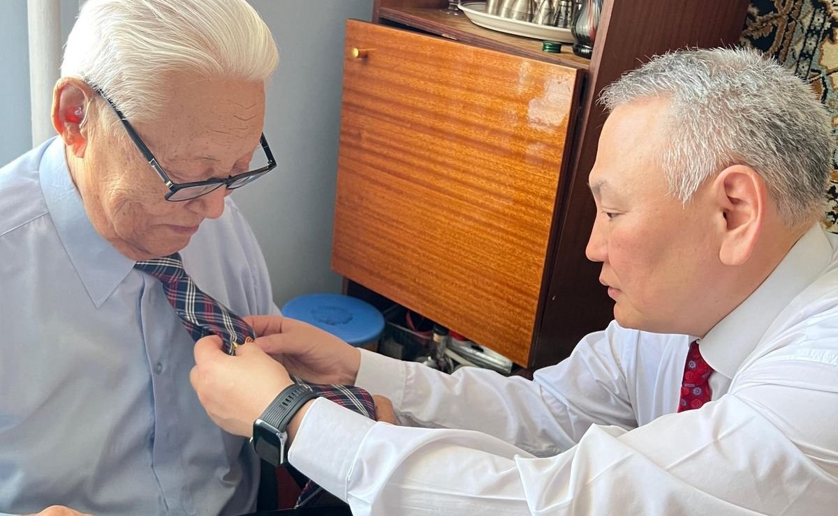 Сахамин Афанасьев принял участие в торжественных мероприятиях, приуроченных к 80-летию Победы