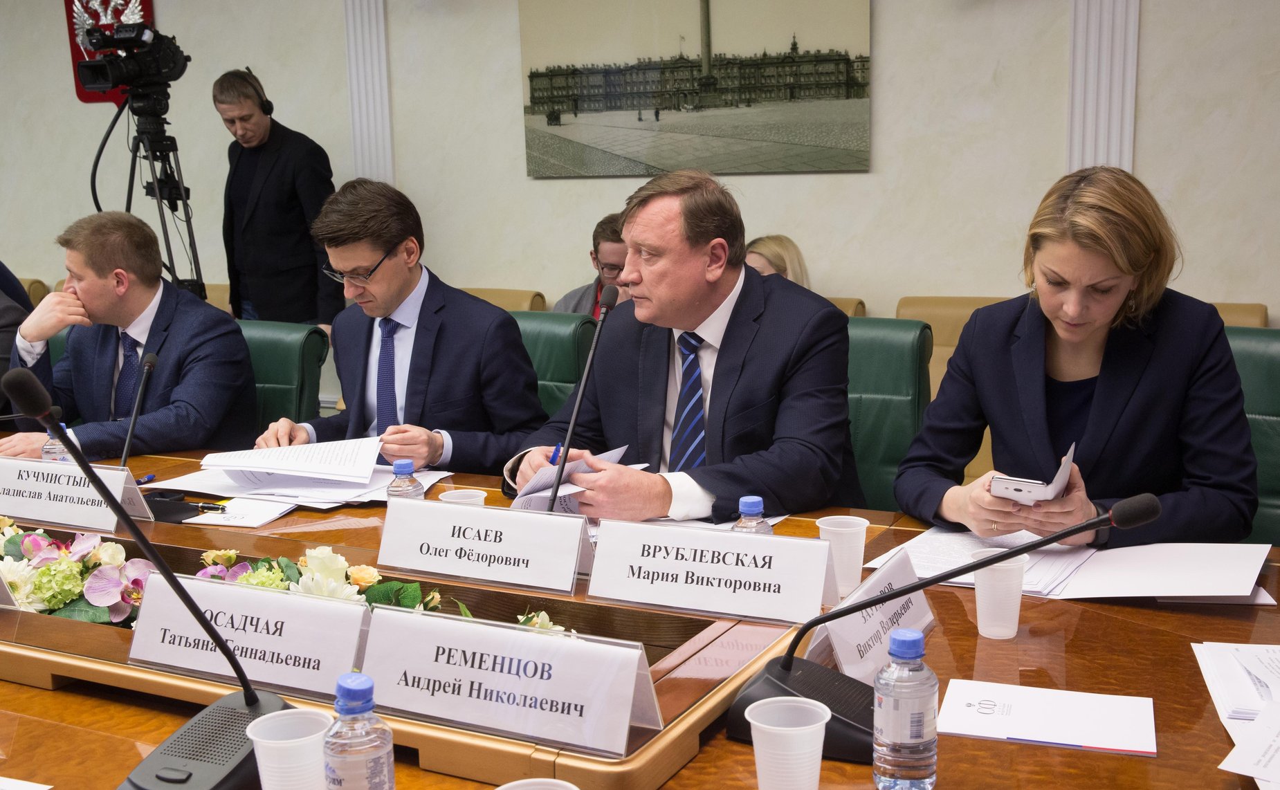 «Круглый стол», посвященный актуальным вопросам совершенствования механизмов по увеличению числа граждан, обучающихся в вузах России