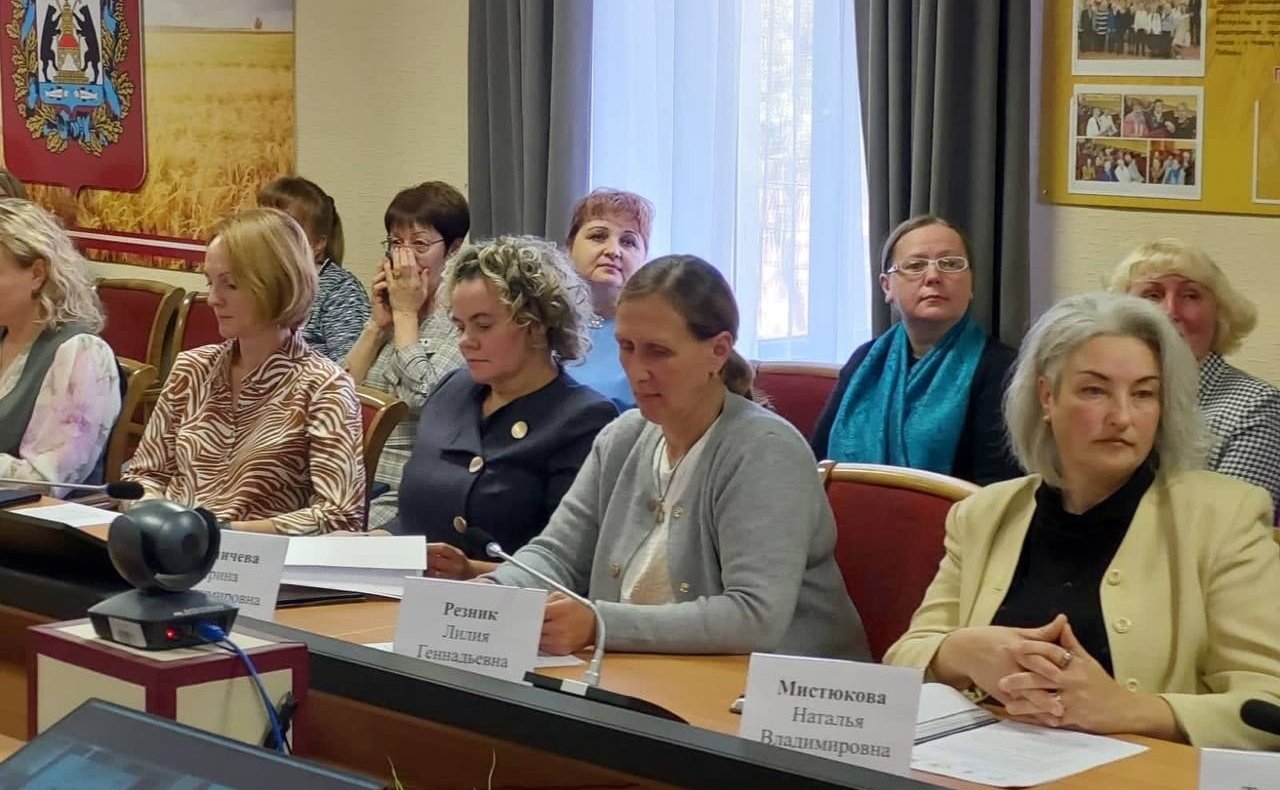 Елена Писарева провела Форум сельских женщин. Мероприятие состоялось на площадке министерства сельского хозяйства Новгородской области