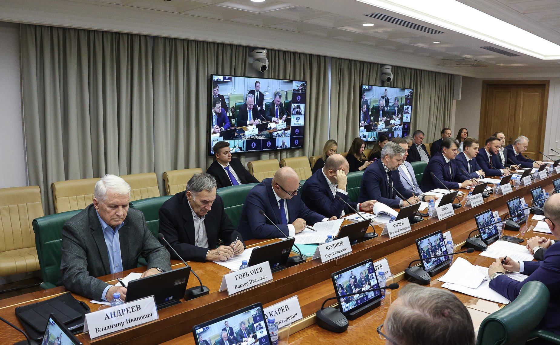 Круглый стол Комитета СФ по экономической политике на тему «Развитие региональных и местных воздушных перевозок»