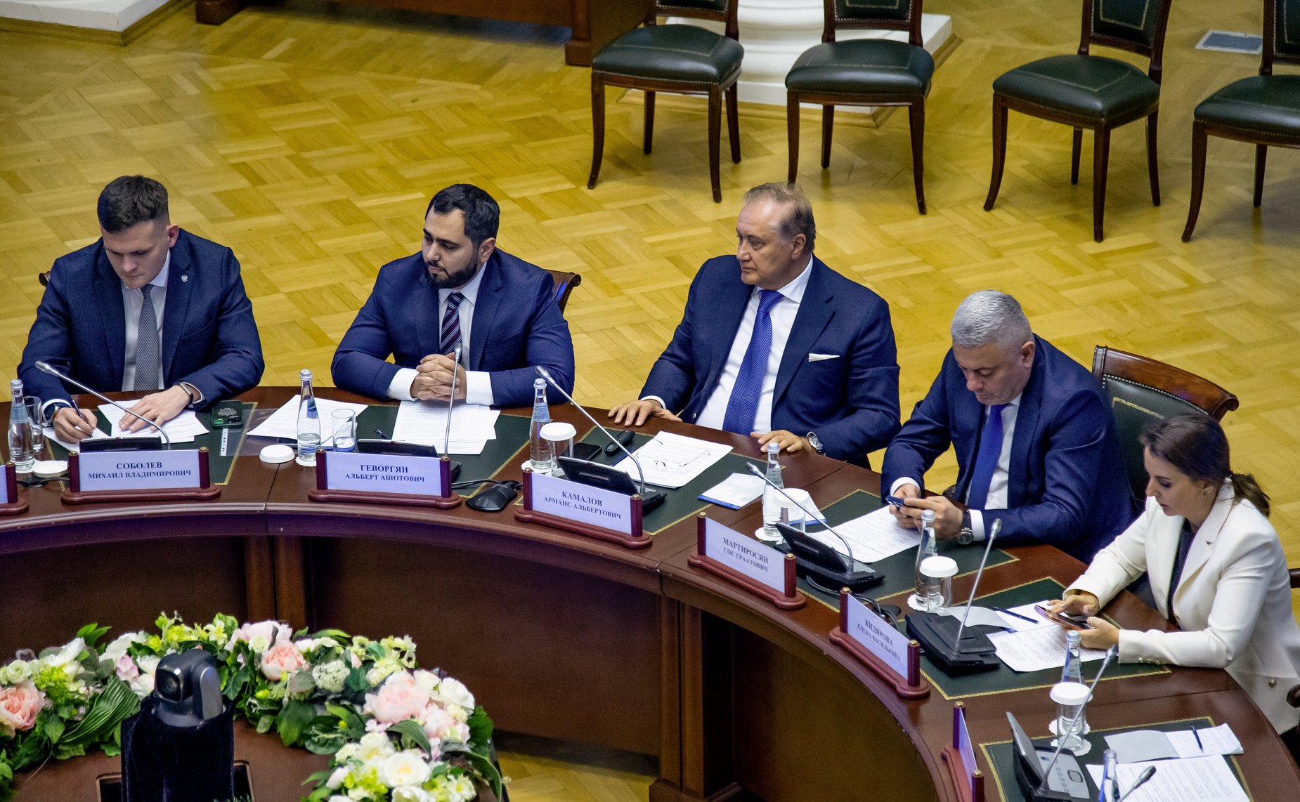 Заместитель Председателя Совета Федерации Юрий Воробьев и заместитель Председателя Национального Собрания Республики Армения Акоб Аршакян провели встречу в Санкт-Петербурге