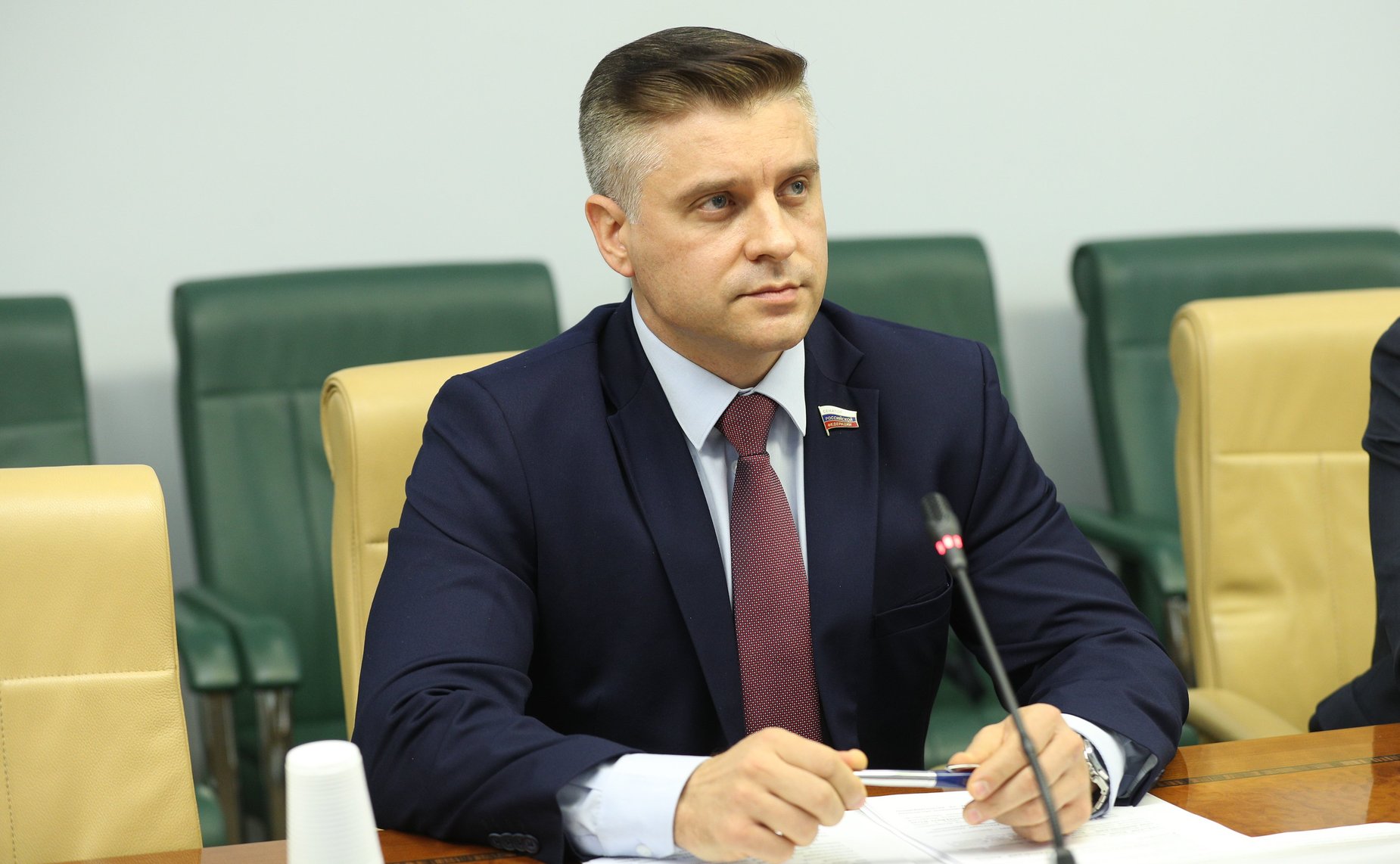 Юрий Архаров