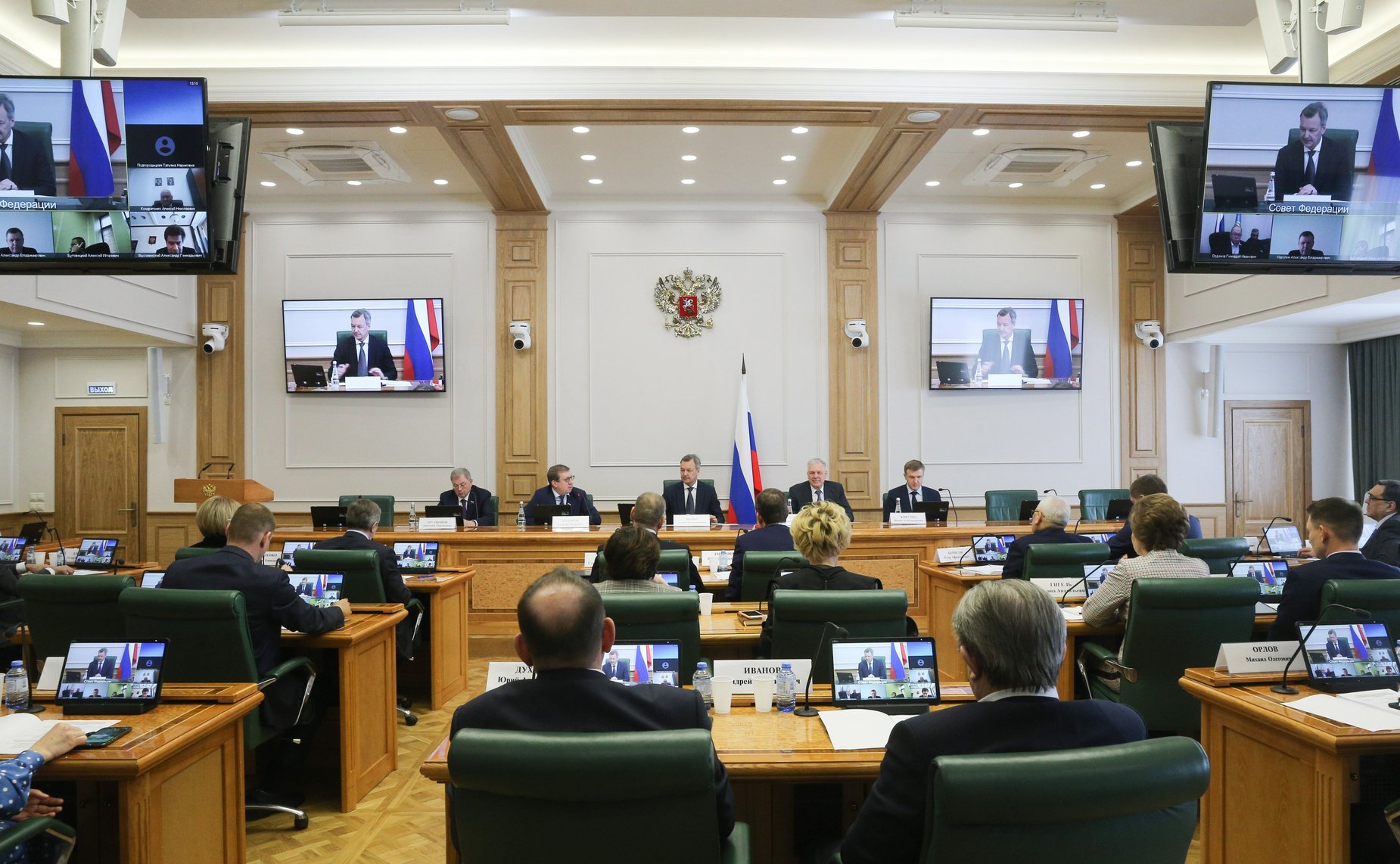 Встреча сенаторов Российской Федерации с руководителем Федеральной службы по ветеринарному и фитосанитарному надзору Сергеем Данквертом в формате «Открытого диалога»