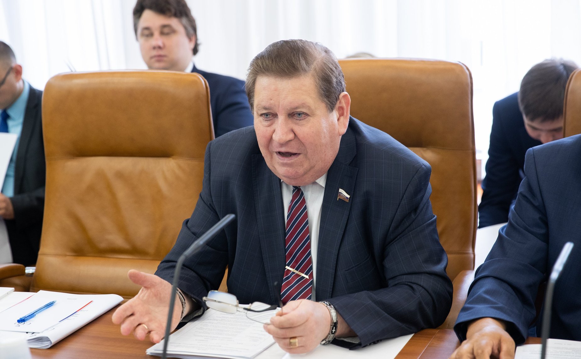 В. Литюшкин