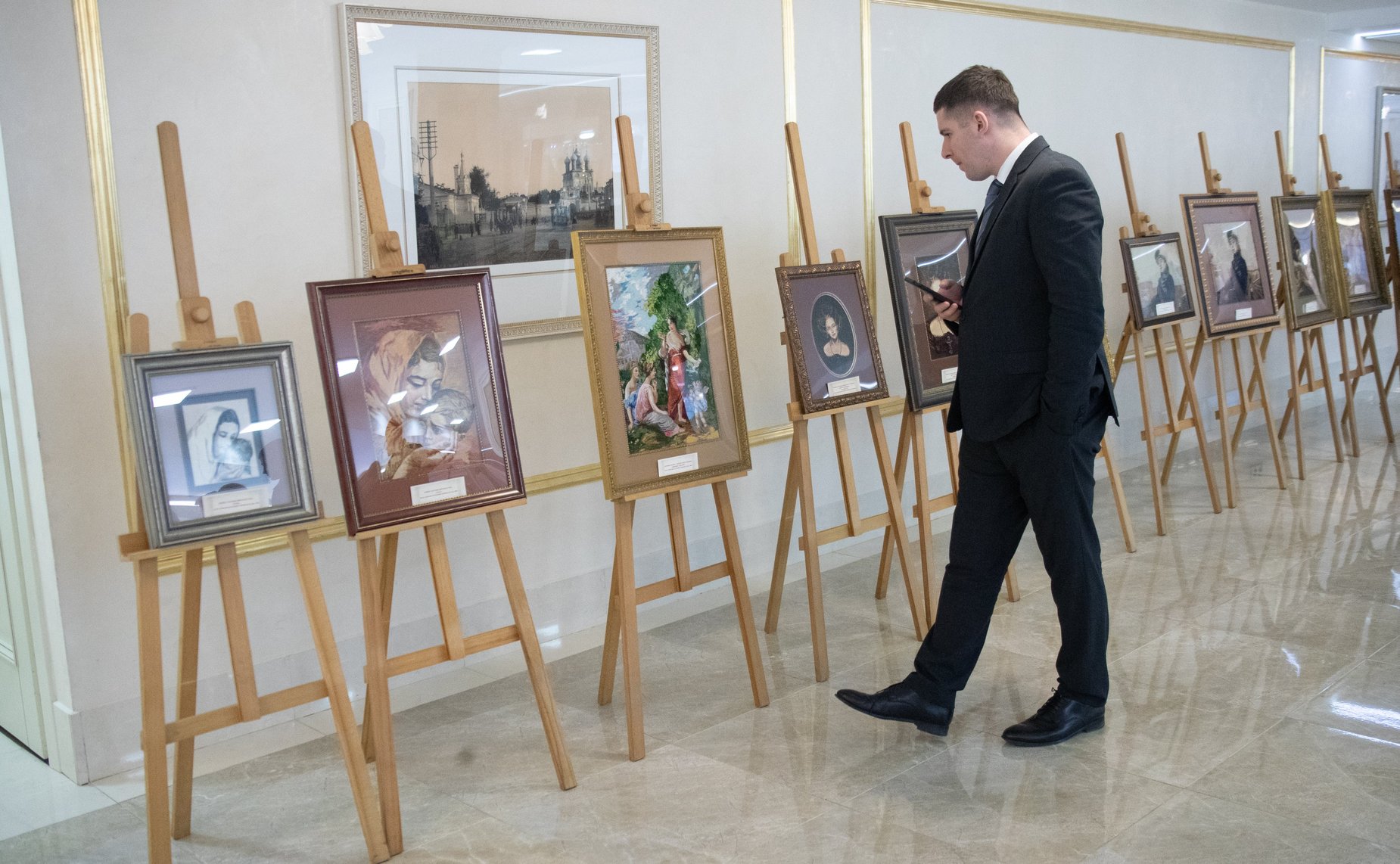 Открытие в Совете Федерации выставки «Шедевры мирового изобразительного искусства в вышивках А. Фединой»