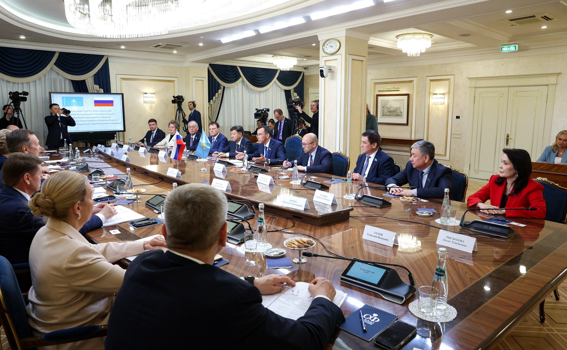Встреча Председателя Совета Федерации Валентины Матвиенко с Председателем Сената Парламента Республики Казахстан Мауленом Ашимбаевым