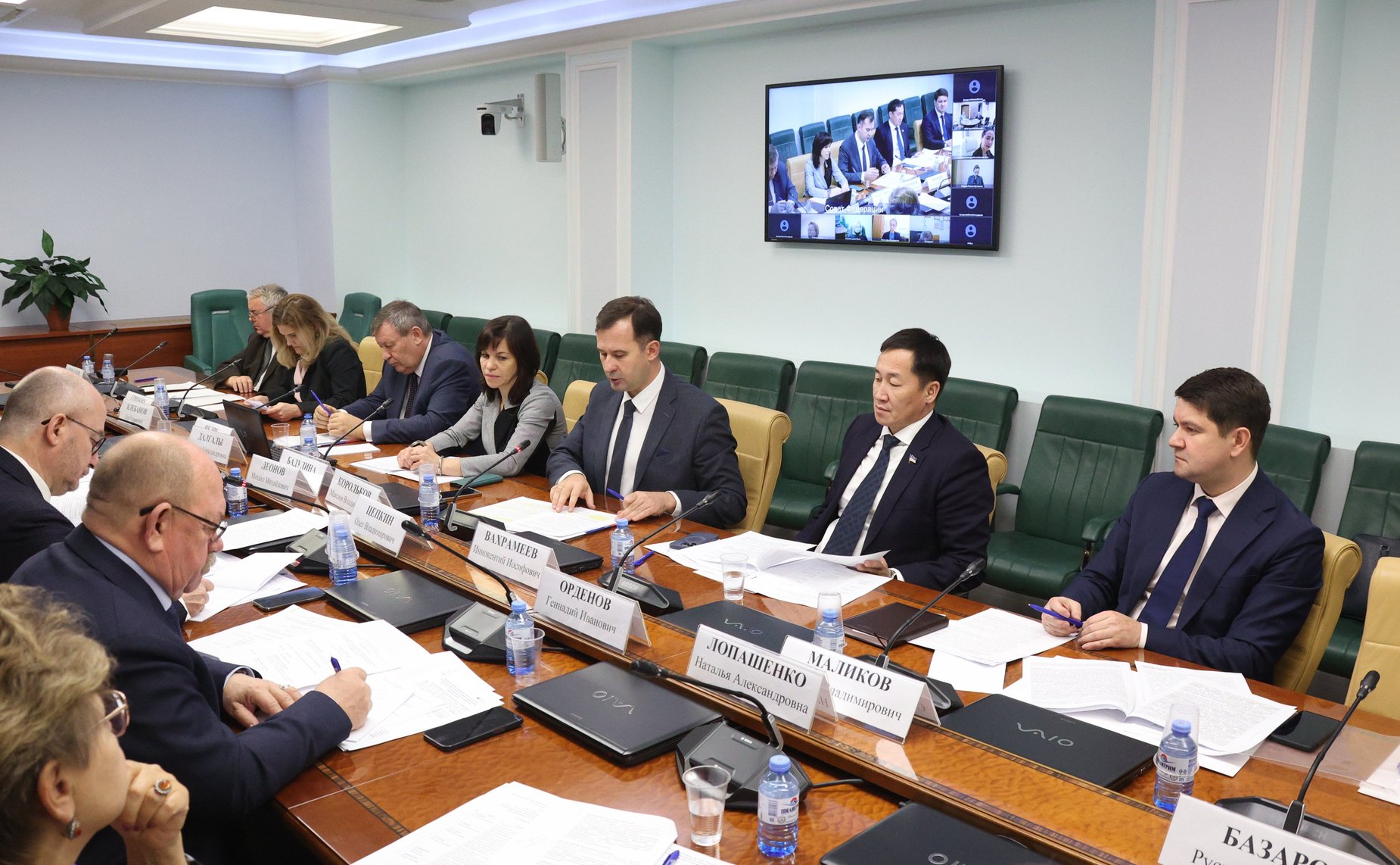 Круглый стола Комитета СФ по конституционному законодательству и государственному строительству «Актуальные проблемы разграничения уголовной и административной ответственности за незаконные действия, причиняющие вред атмосферному воздуху»