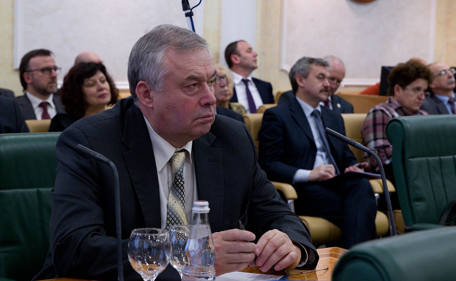 Участники парламентских слушаний на тему «Практика и направления совершенствования проведения единого государственного экзамена в Российской Федерации» 3